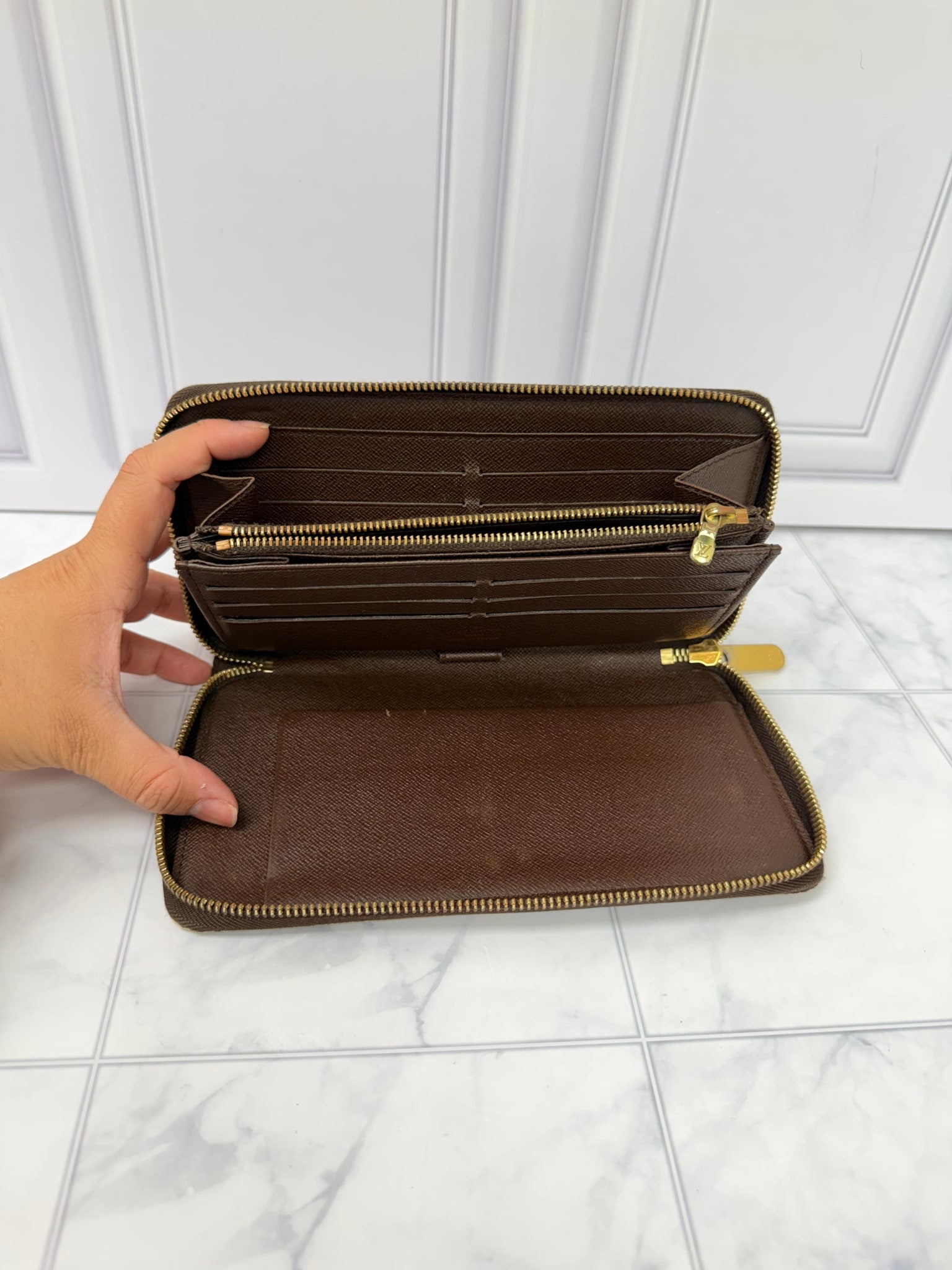 Louis Vuitton Damier Ebene Organizer Zippy Wallet