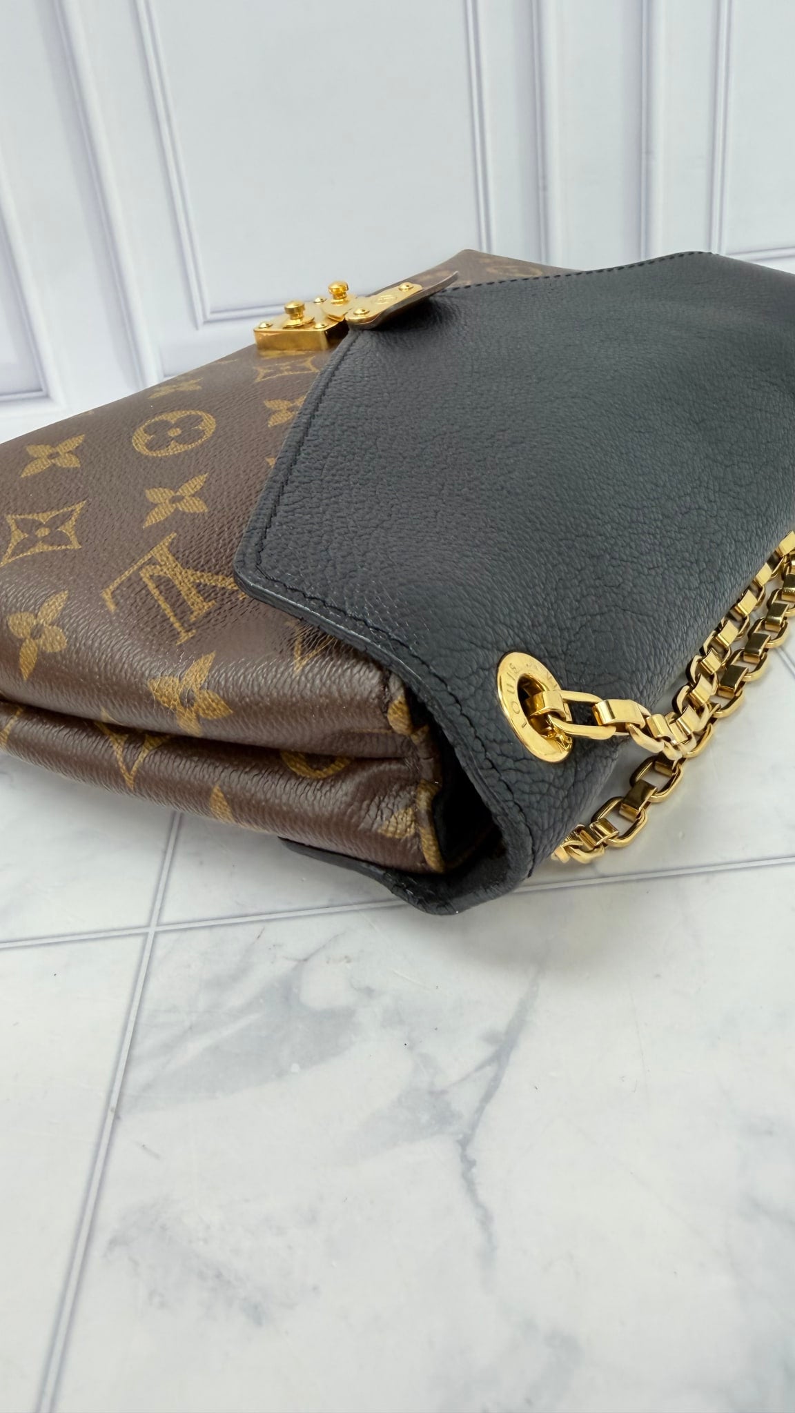Louis Vuitton Black Monogram Pallas Chain shoulder Bag