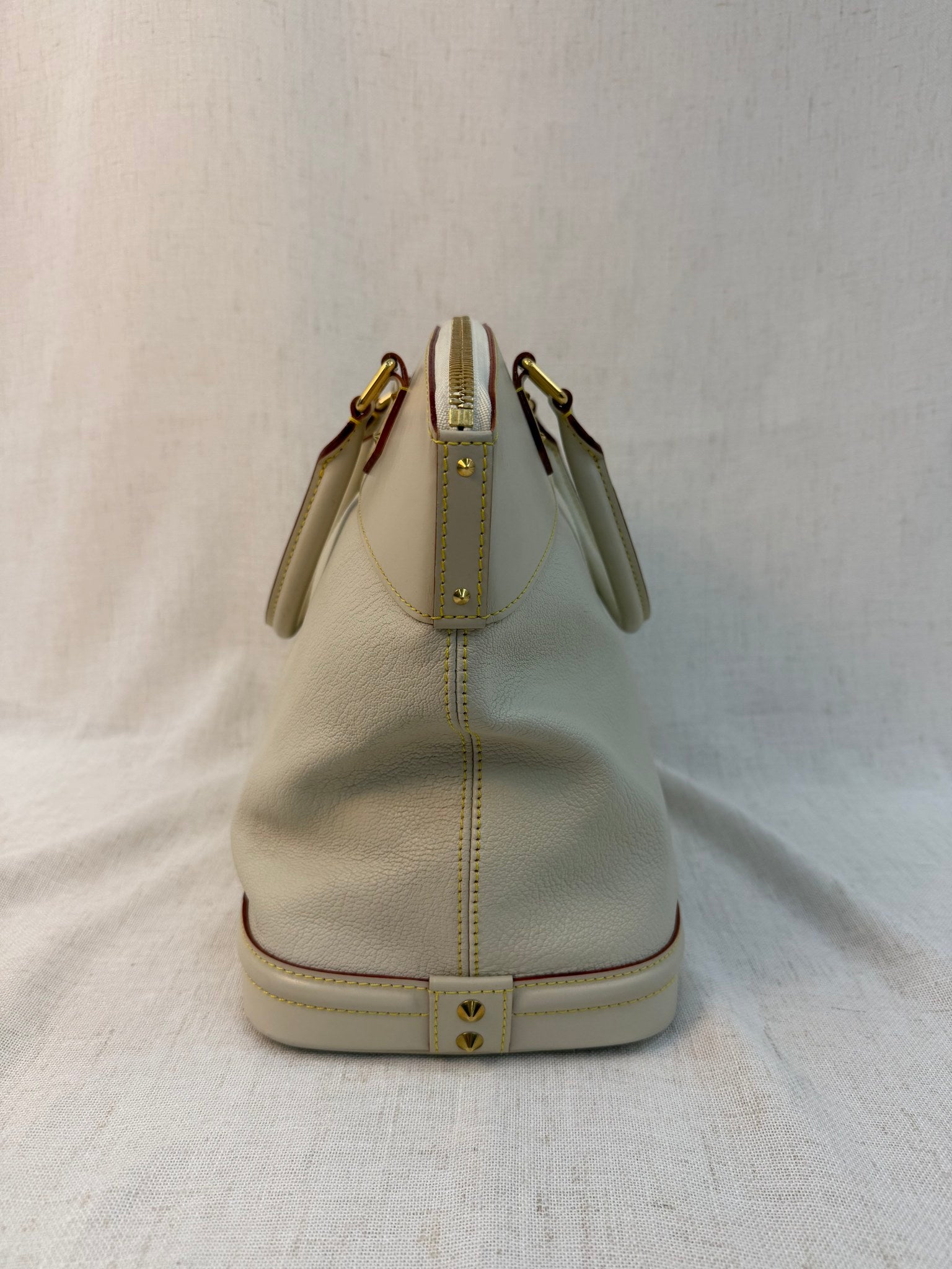 Louis Vuitton Cream Leather Suhali Locket MM Bag