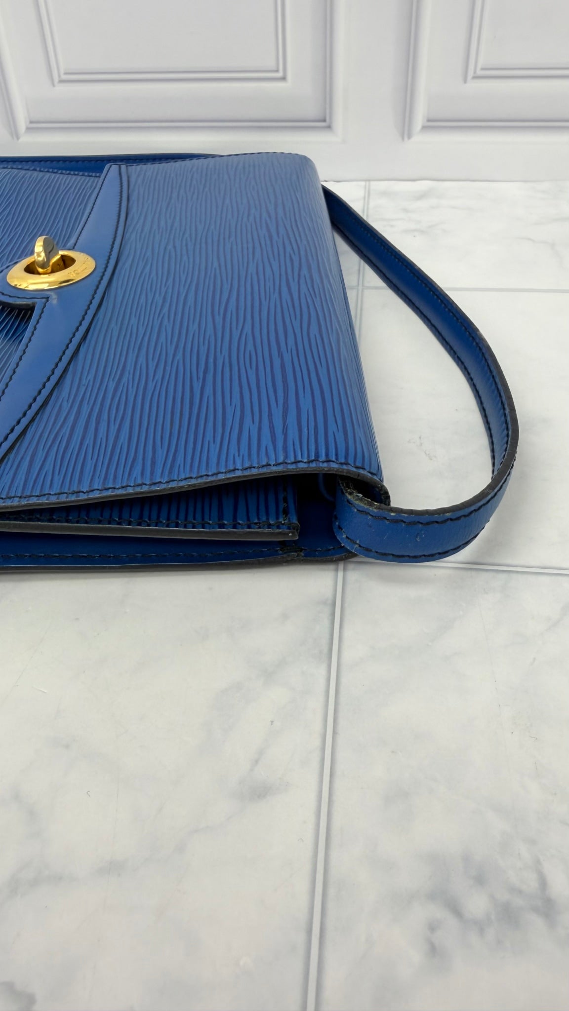 Louis Vuitton Blue Epi Leather Arche Pochette Shoulder Bag