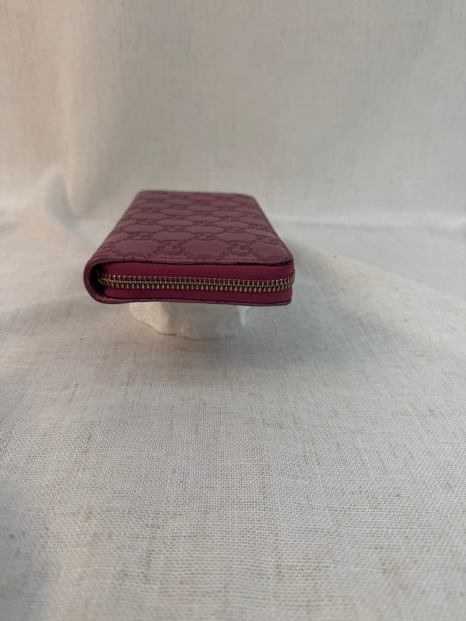 Gucci Metalic Pink Leather Guccissima GG Embossed Pink Zippy Wallet