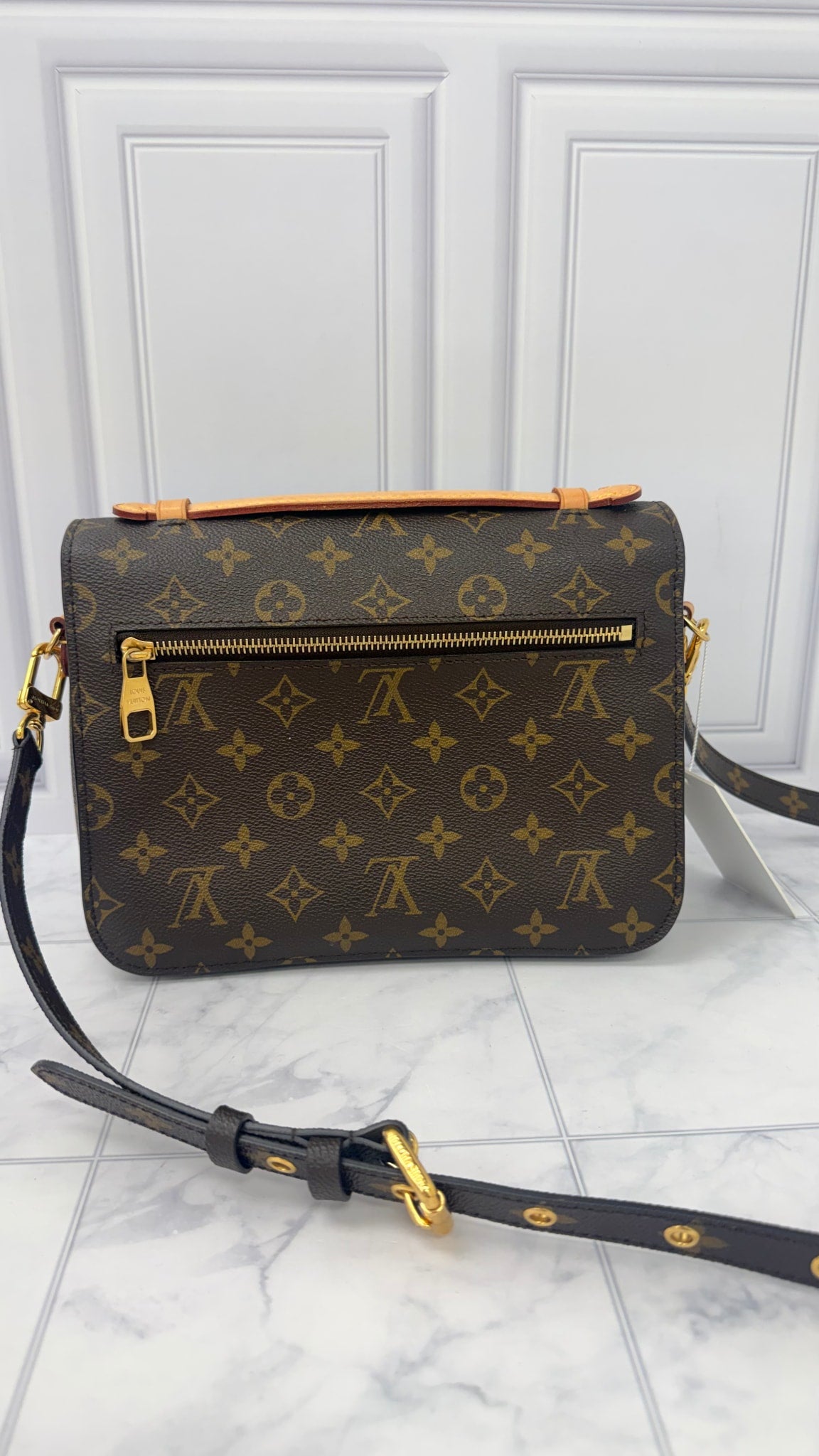 Louis Vuitton Monogram Pochette Metis Crossbody