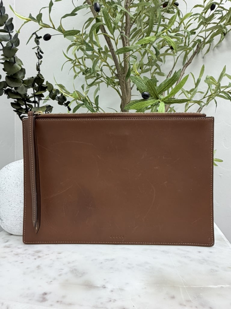 Gucci GG Supreme Canvas Bee Clutch