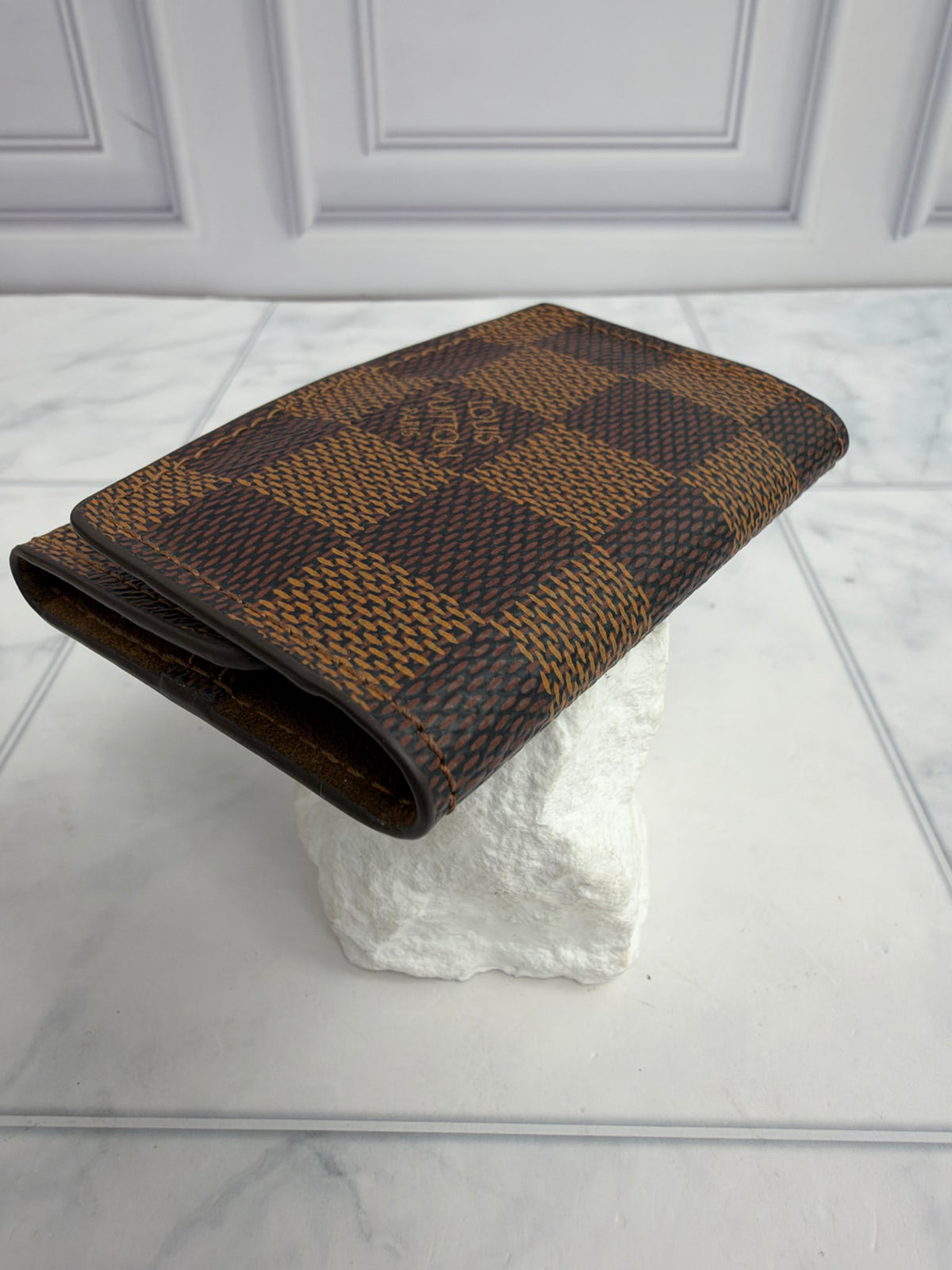 LIKE NEW - Louis Vuitton Damier Ebene Cufflinks Case