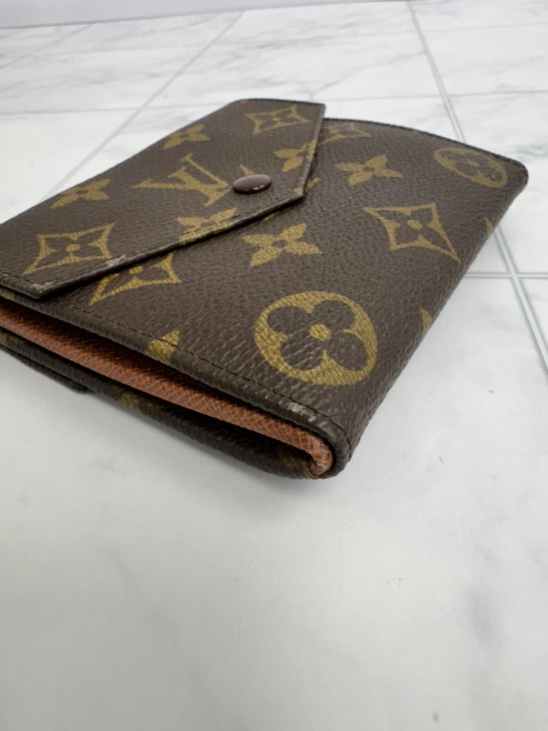 Louis Vuitton Monogram Elise Compact Wallet