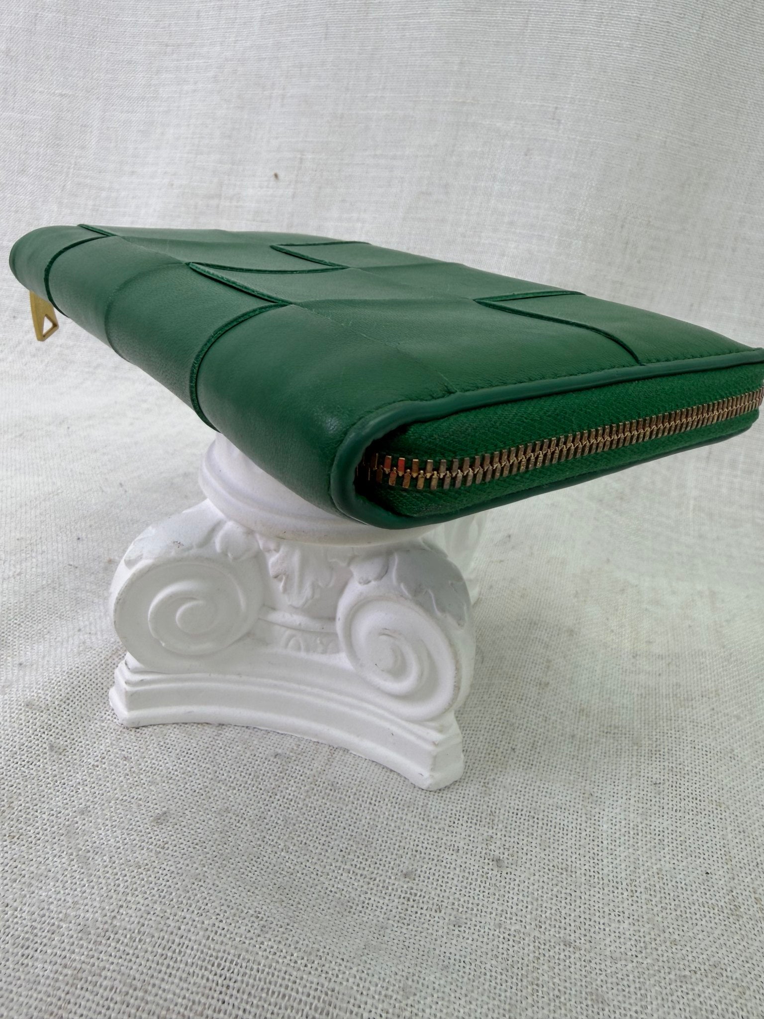 Bottega Veneta Green Leather Cassette Zippy Wallet