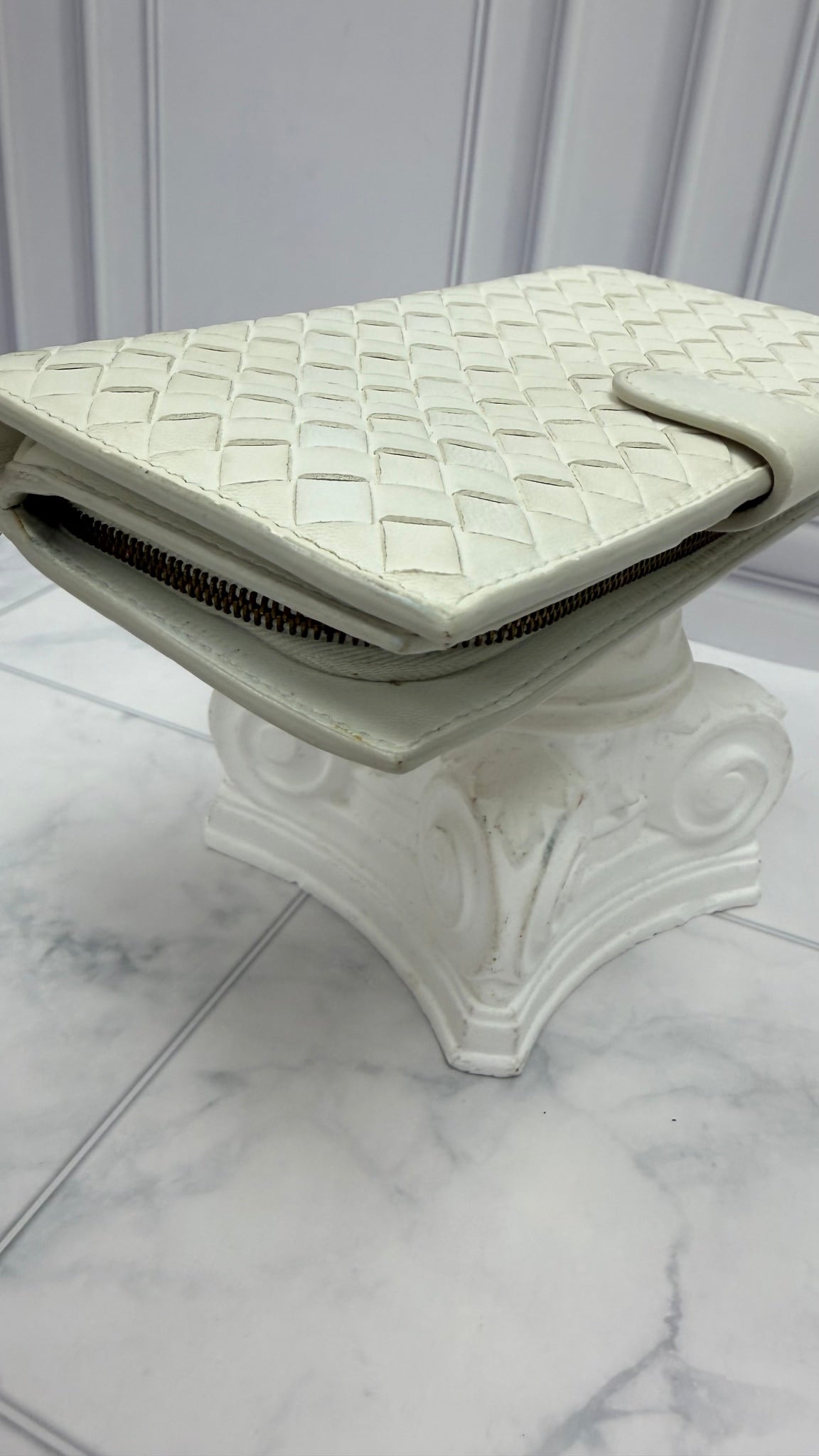 Bottega Veneta White Intrecciato Leather Compact Wallet
