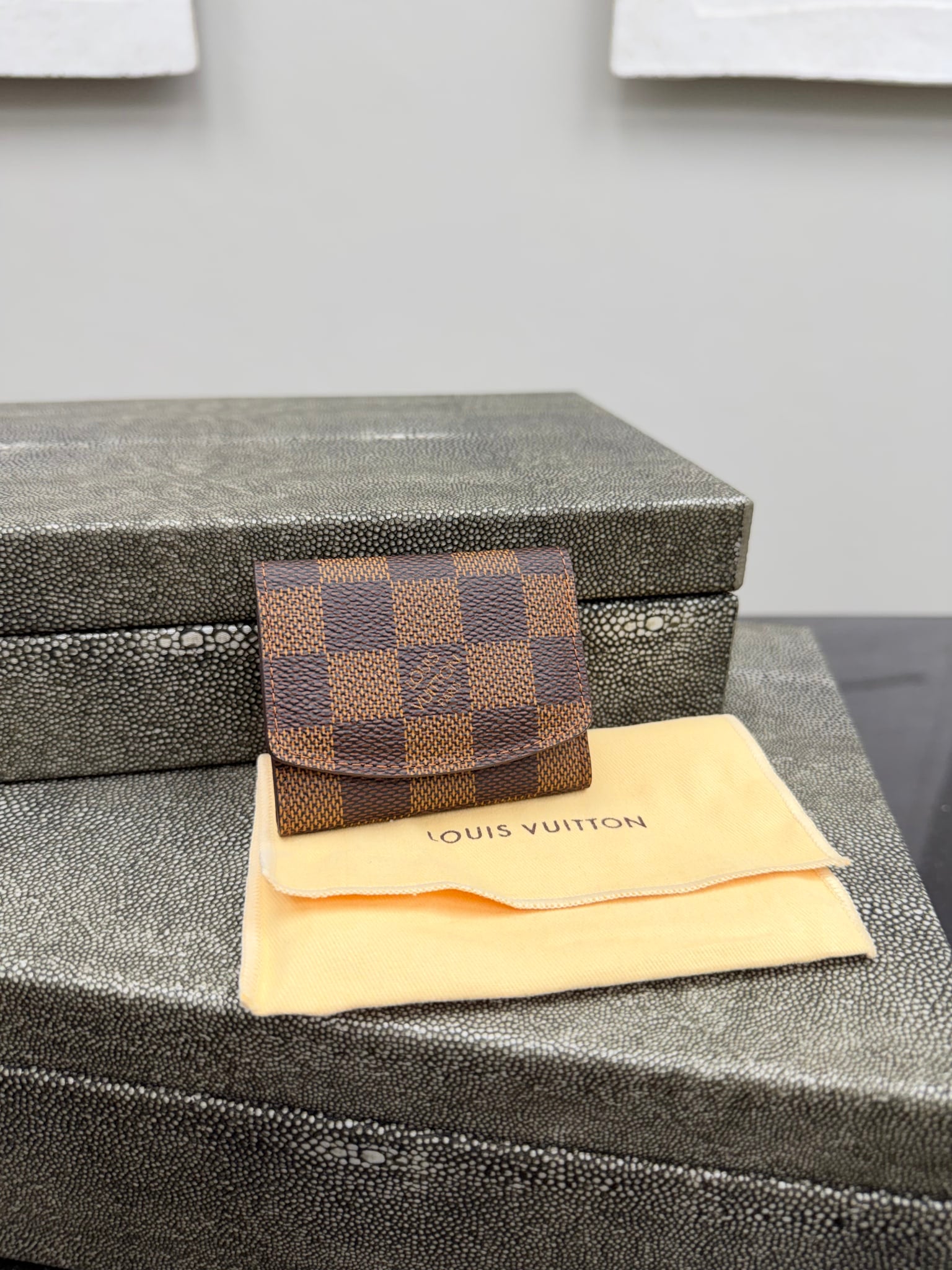 LIKE NEW - Louis Vuitton Damier Ebene Cufflink Case
