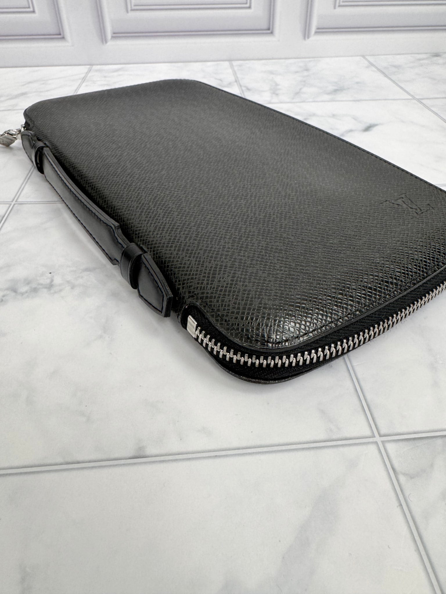 Louis Vuitton Black Taiga Leather Atoll Travel Organizer