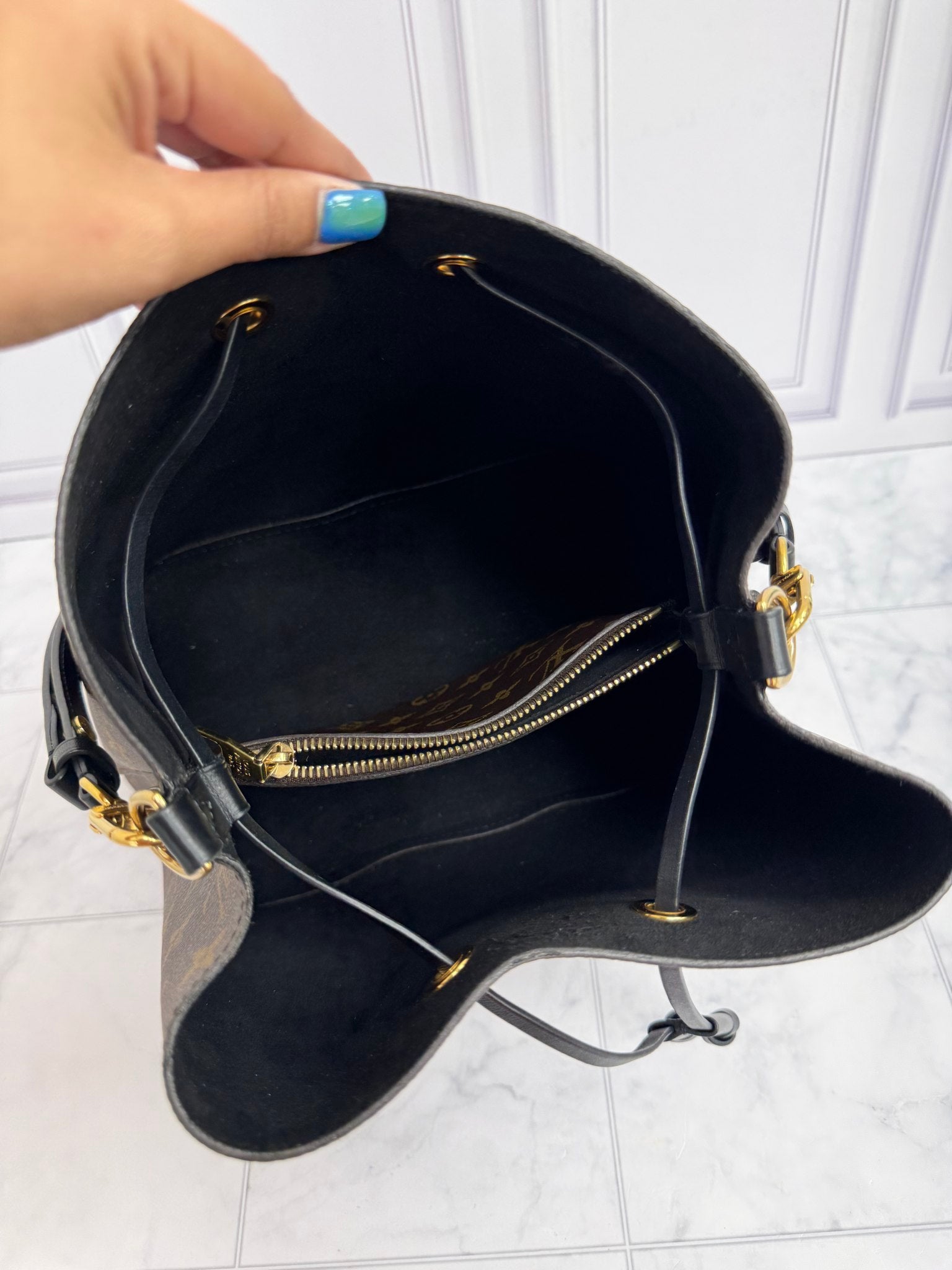 Louis Vuitton Monogram Neonoe MM