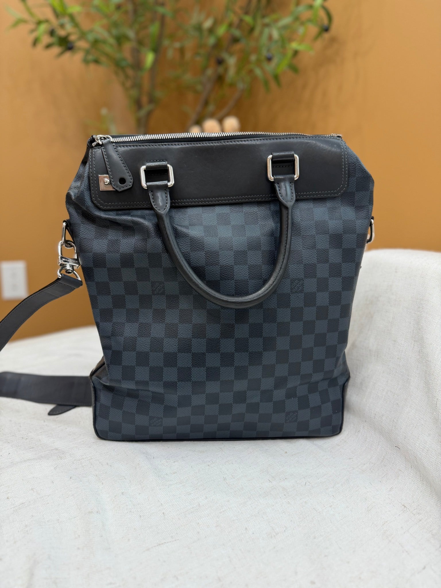 Louis Vuitton Damier Cobalt Greenwich Messenger Bag