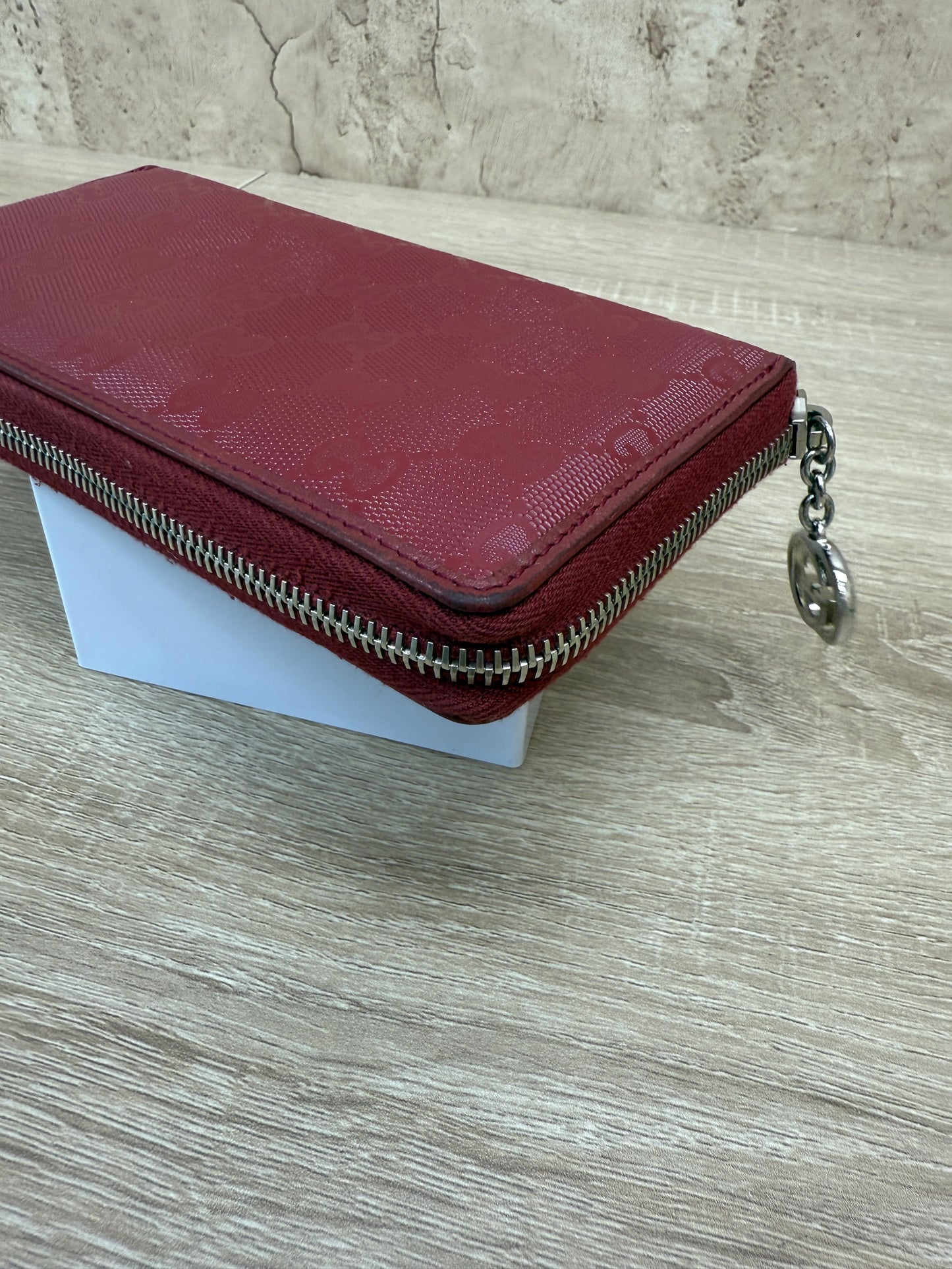 Gucci Wine Red Microguccissima Leather Zippy Wallet