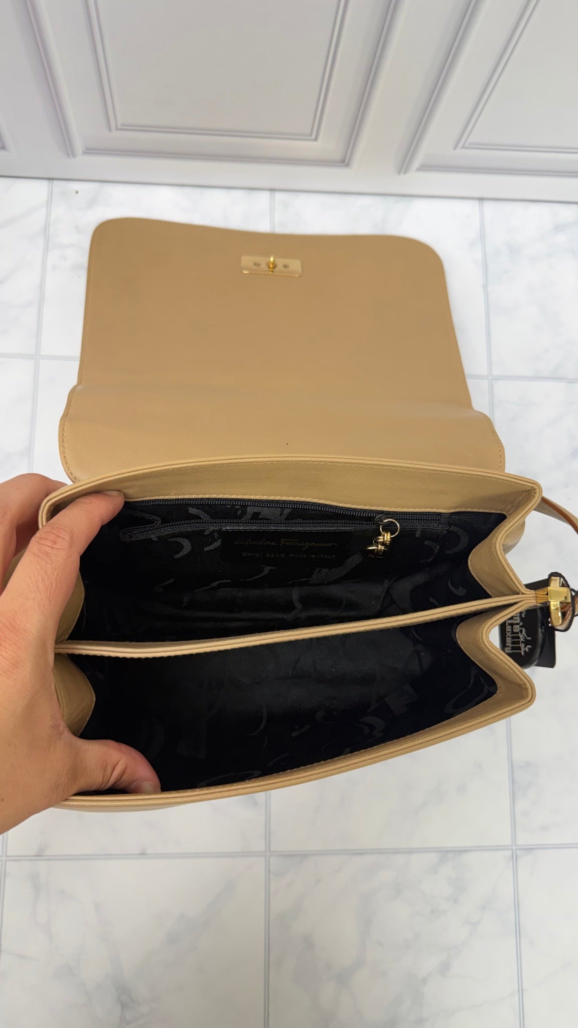 Salvatore Ferragamo Tan Leather Vala Shoulder Bag
