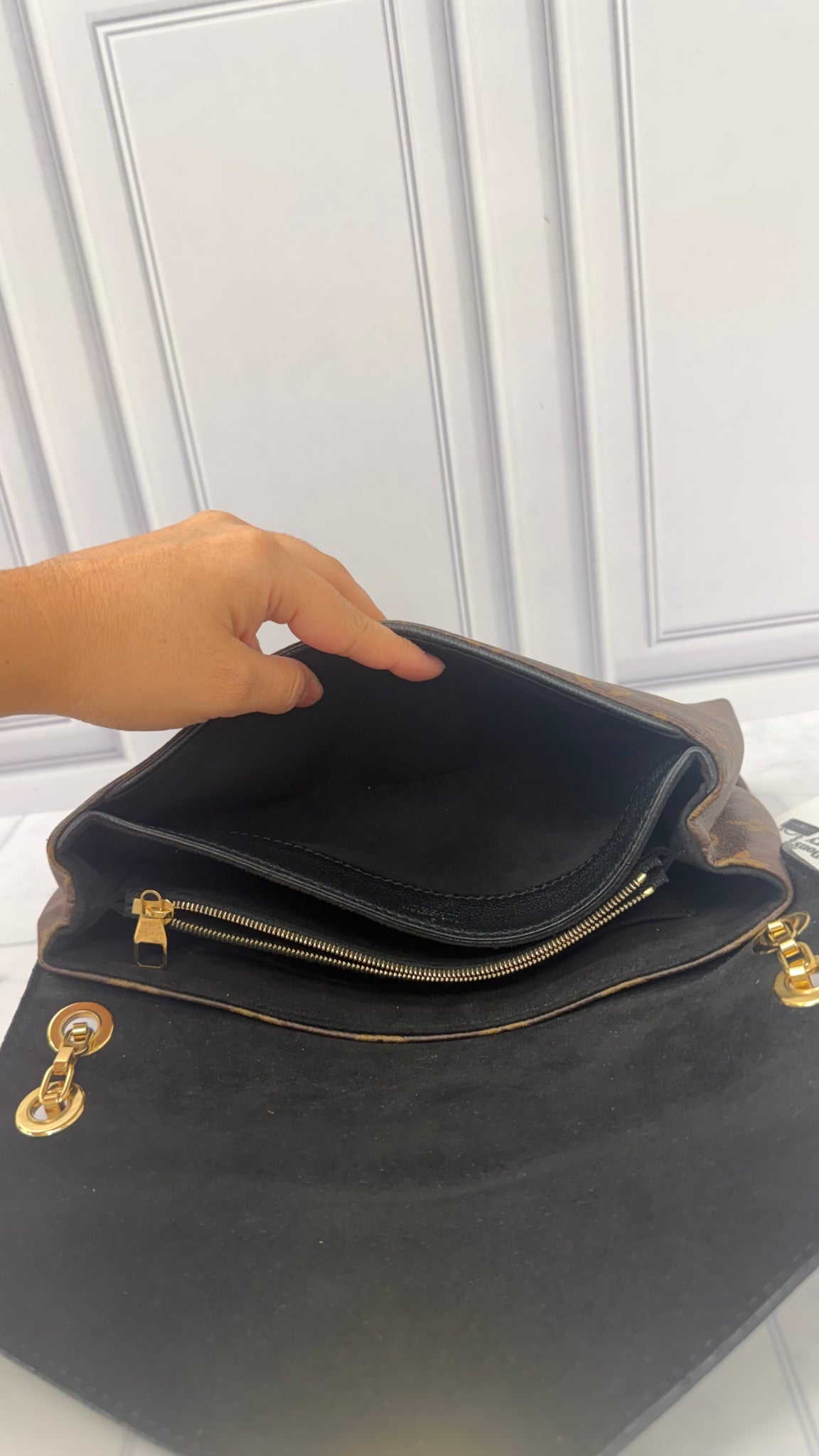 Louis Vuitton Black Monogram Pallas Chain shoulder Bag