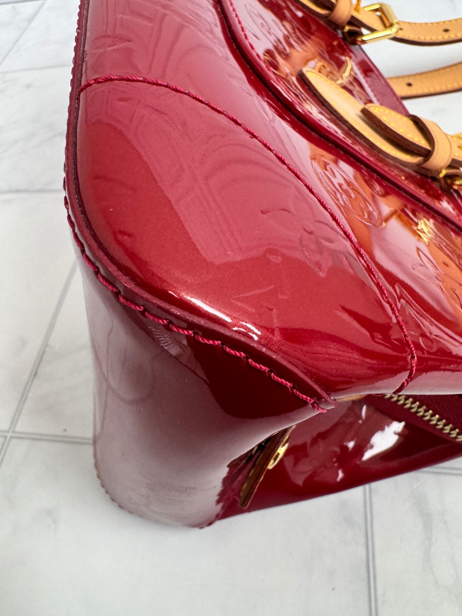 Louis Vuitton Red Vernis Rosewood Avenue Shoulder Bag