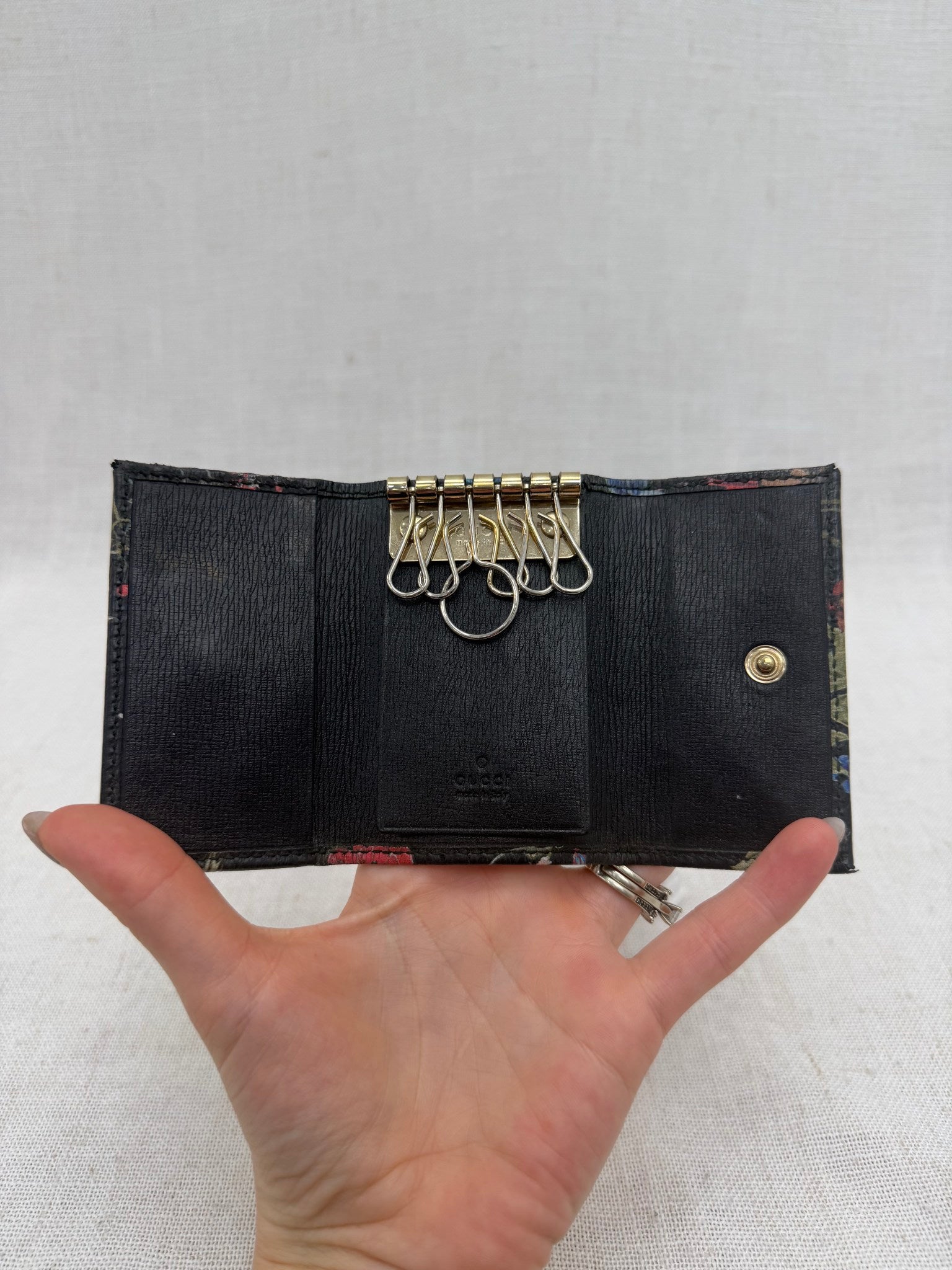 Gucci Black Floral 6 Key Ring Holder