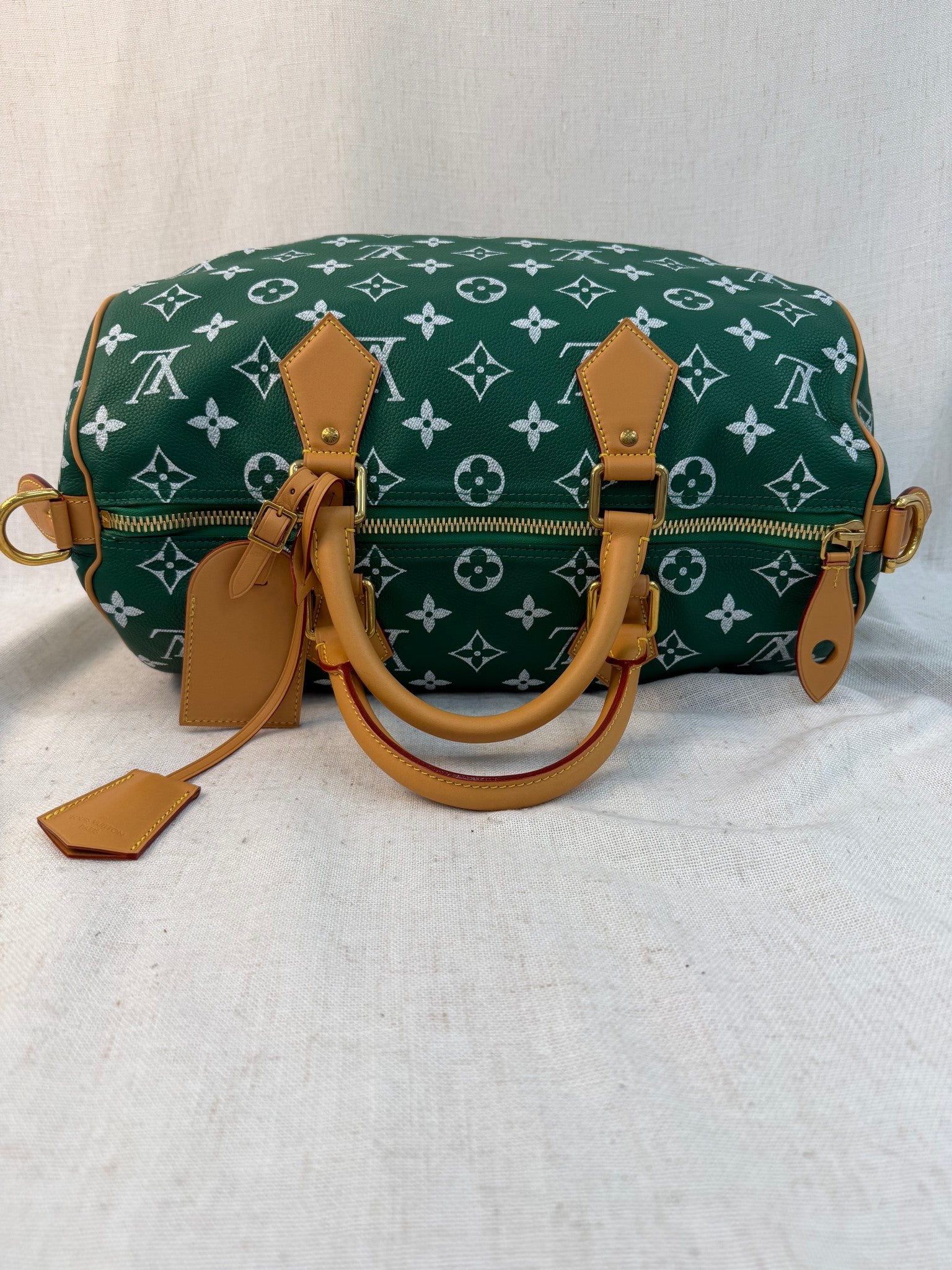 BRAND NEW- Louis Vuitton Green Calfskin Speedy P9 Bandouliere 40 Bag