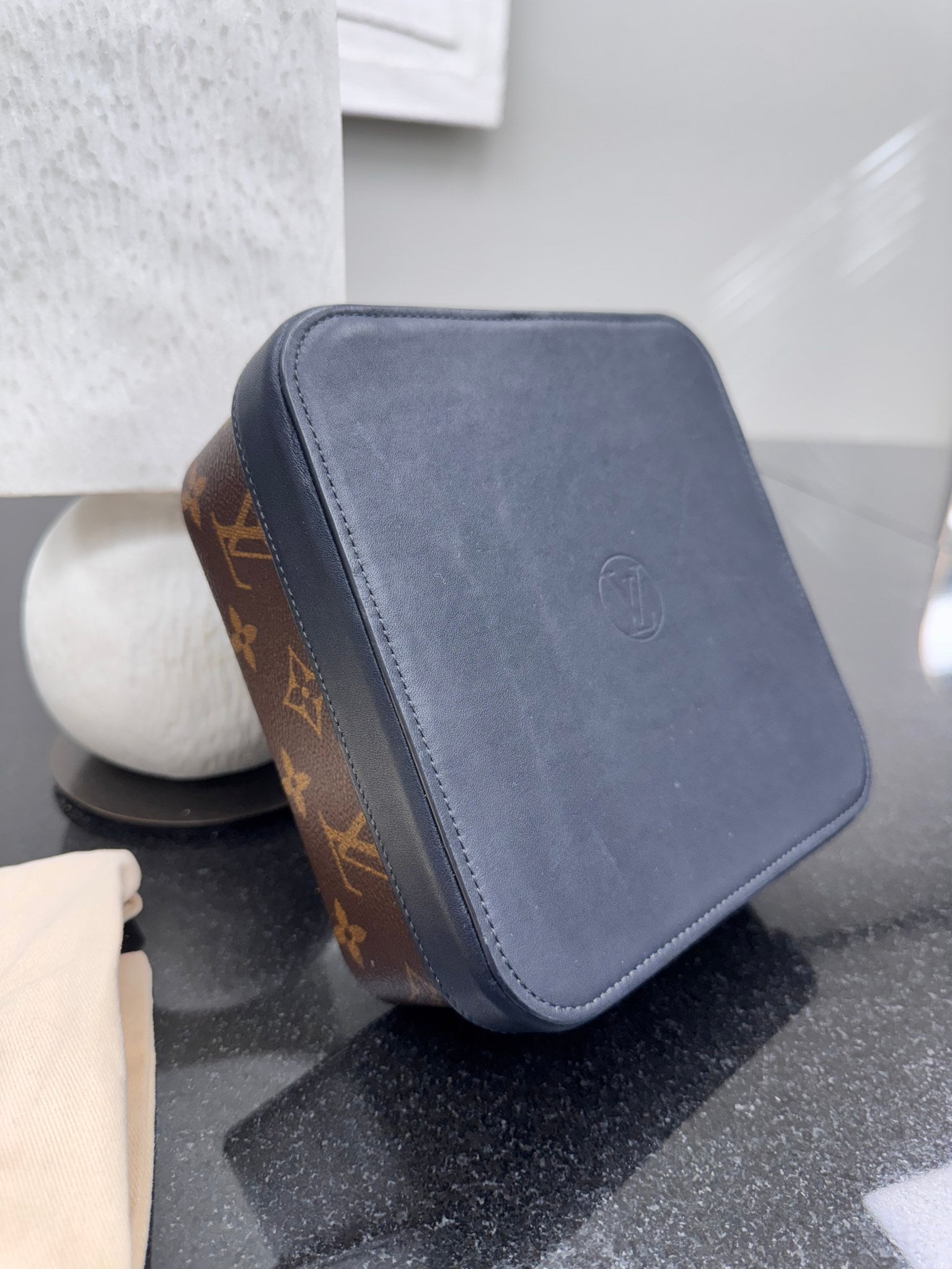 Louis Vuitton Monogram And Navy Leather Boîte Camille Accessory Case GM