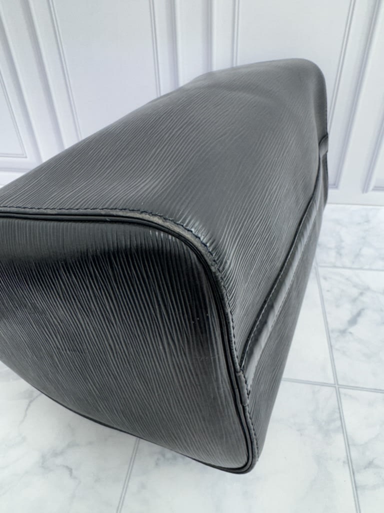 Louis Vuitton Black Epi Speedy 30