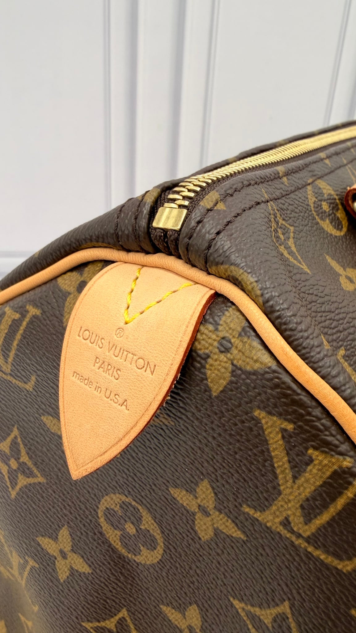 LIKE NEW- Louis Vuitton Monogram Speedy 30