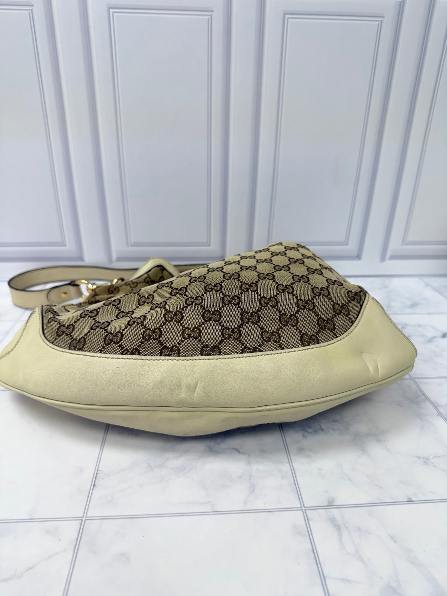 Gucci GG Canvas White Leather Bamboo Peggy Shoulder Bag