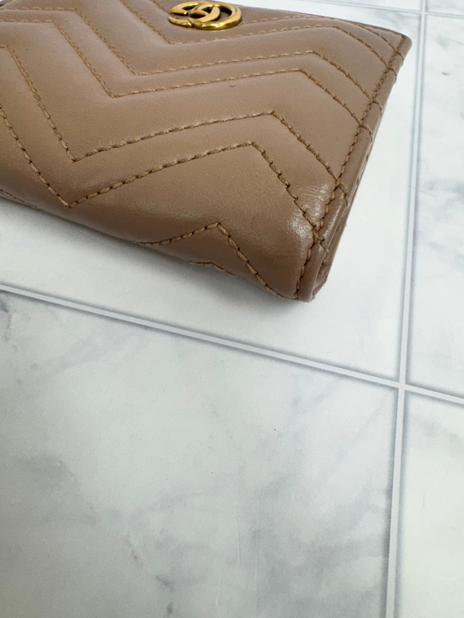 Gucci Nude Chevron Quilted Marmont Compact Wallet