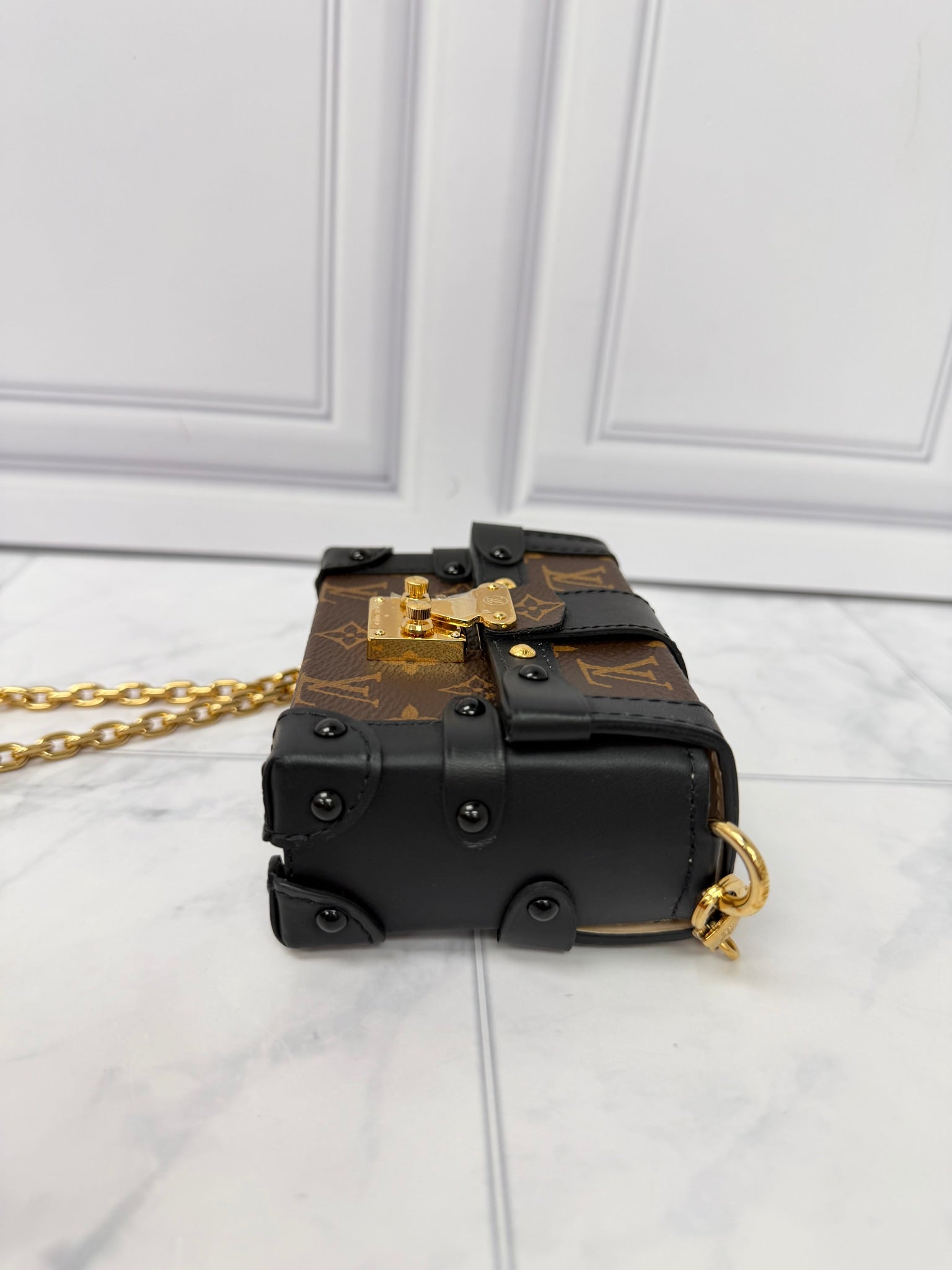LIKE NEW - Louis Vuitton Monogram Essential Trunk NM Crossbody