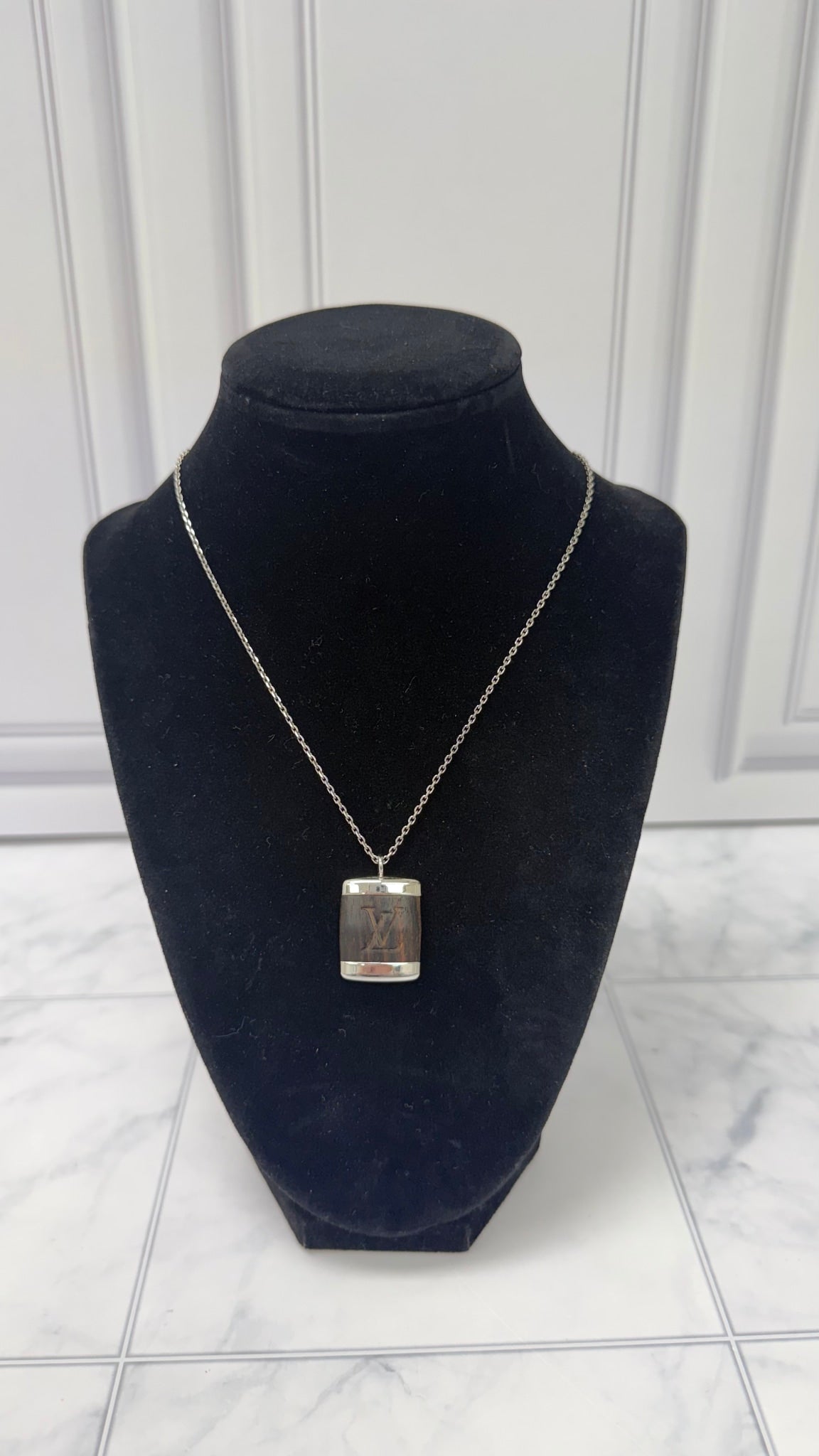 Louis Vuitton Wood And Silver Pandantif Bois Necklace