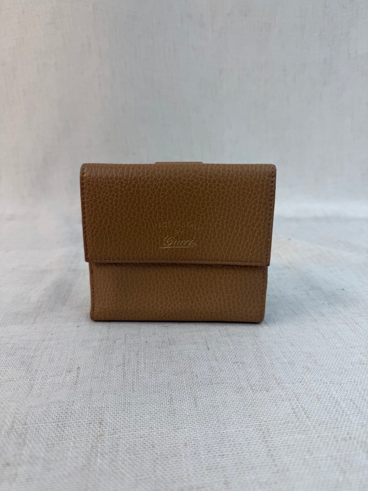 Gucci Tan Leather Swing Compact Wallet