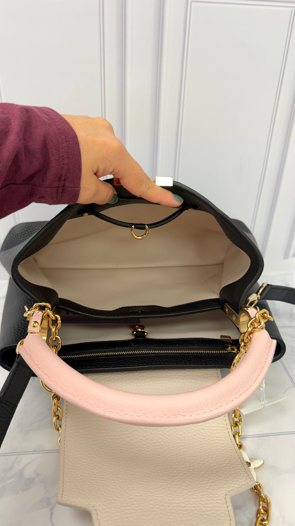 Louis Vuitton Black And Pink Taurillon Leather Capucines MM Handbag