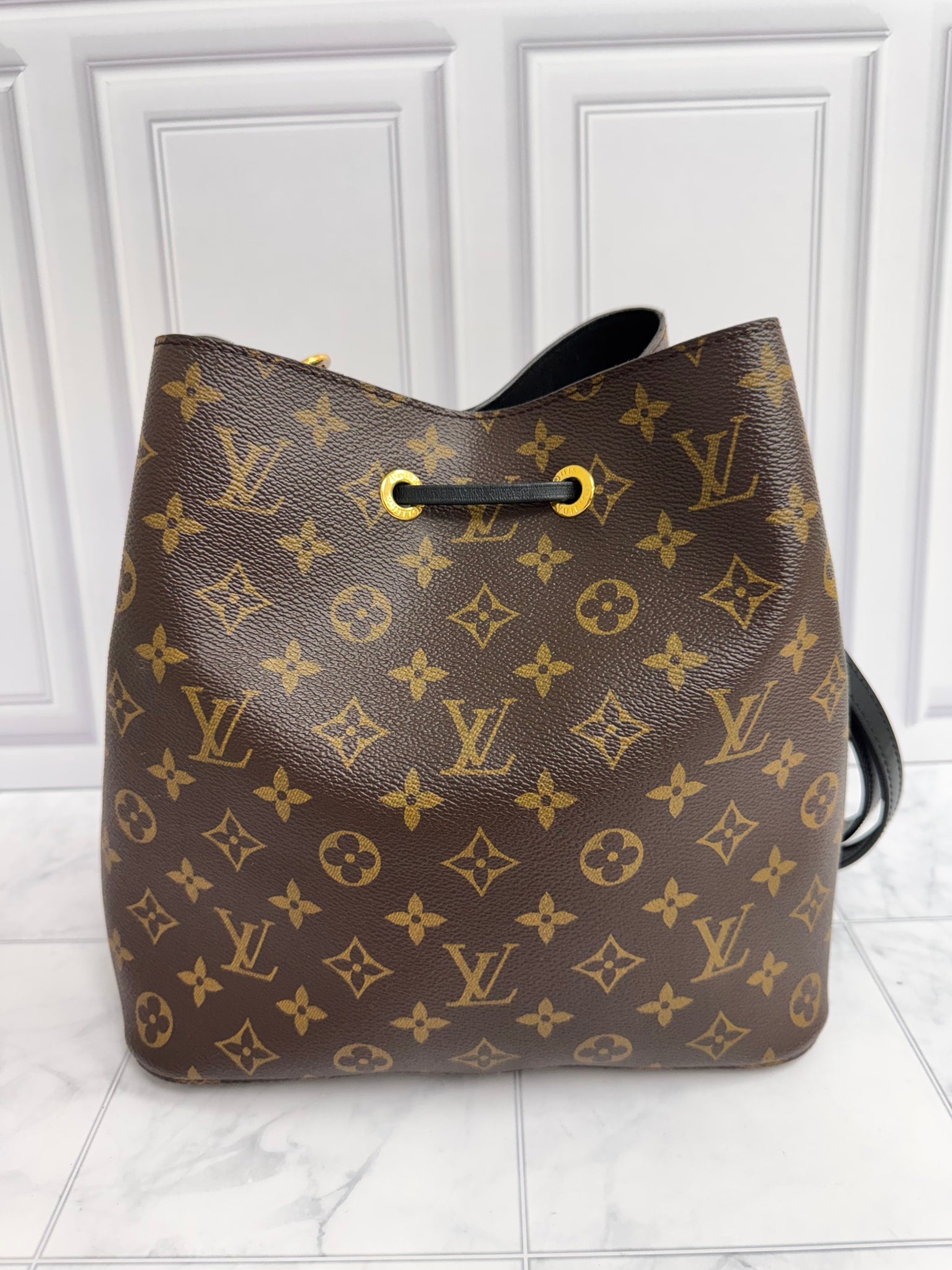 Louis Vuitton Monogram Neonoe MM