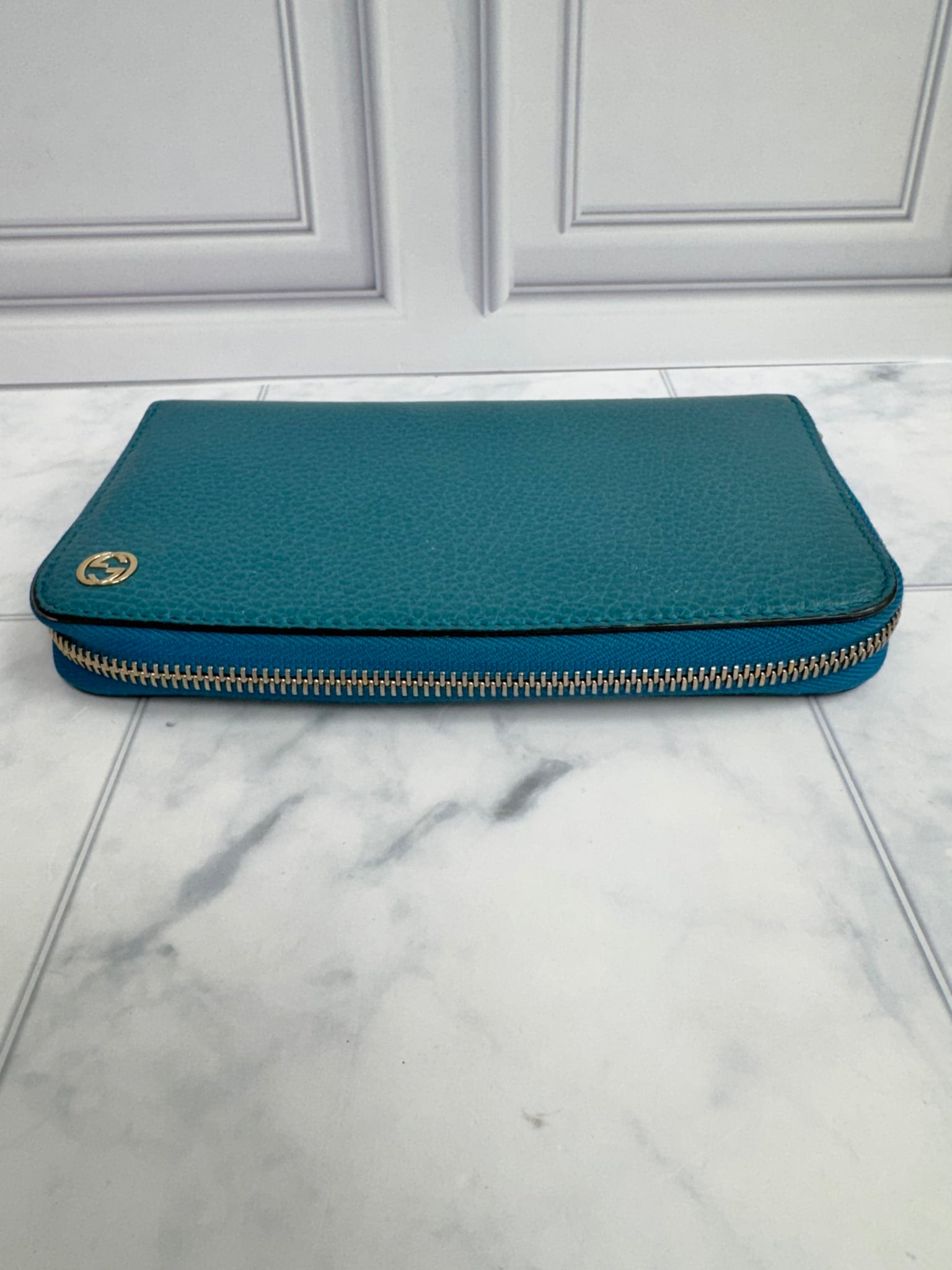 Gucci Turquoise Grained Leather Zippy Wallet