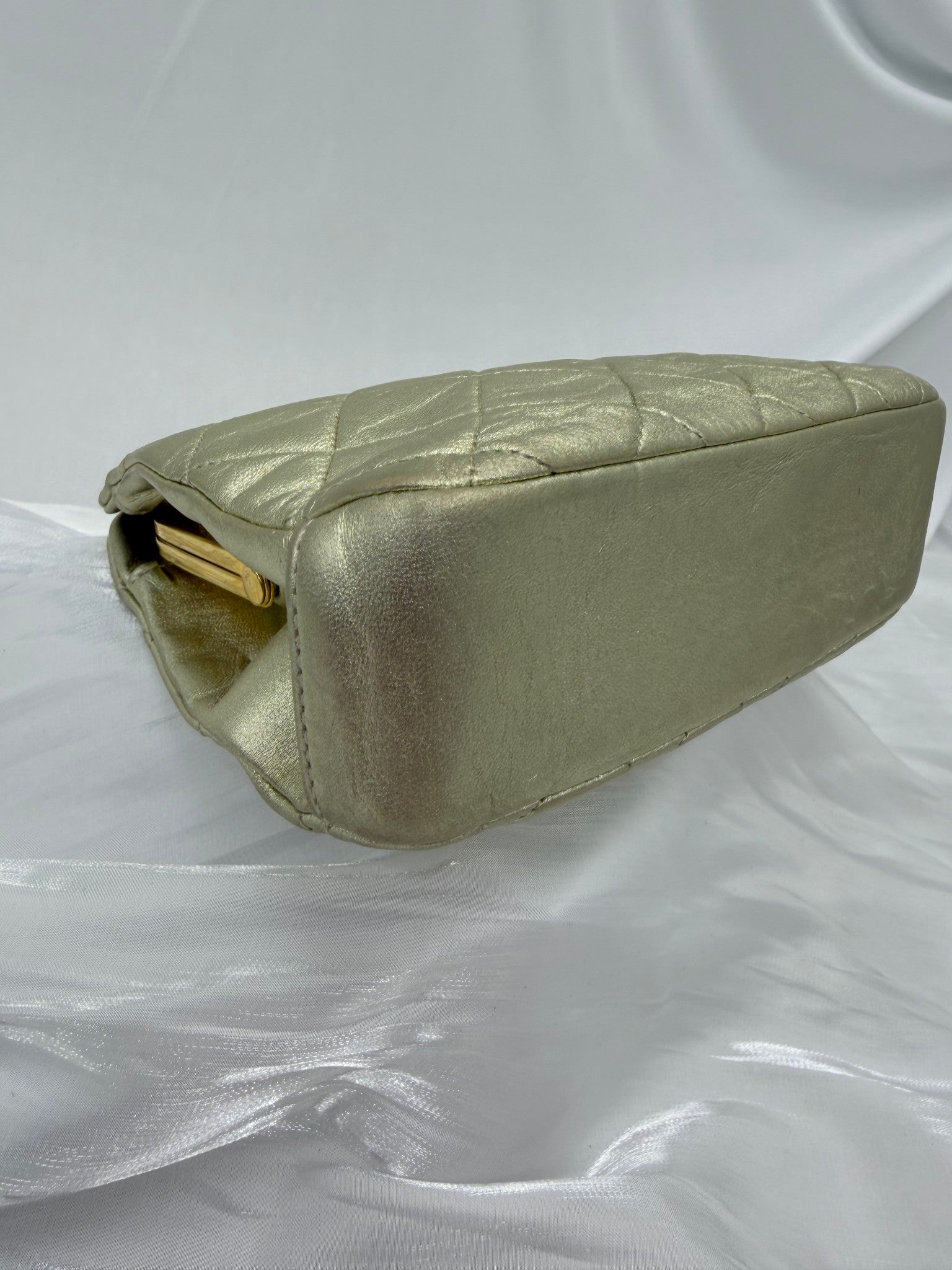 Chanel Vintage Gold Quilted Leather Kiss Lock Shoulder Bag