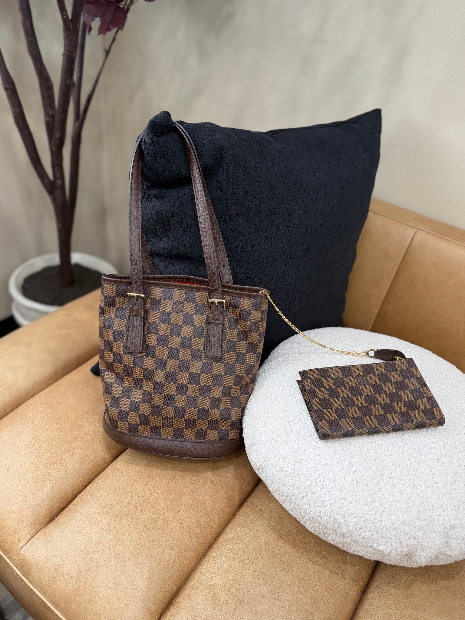 Louis Vuitton Damier Ebene Marais Bucket Bag