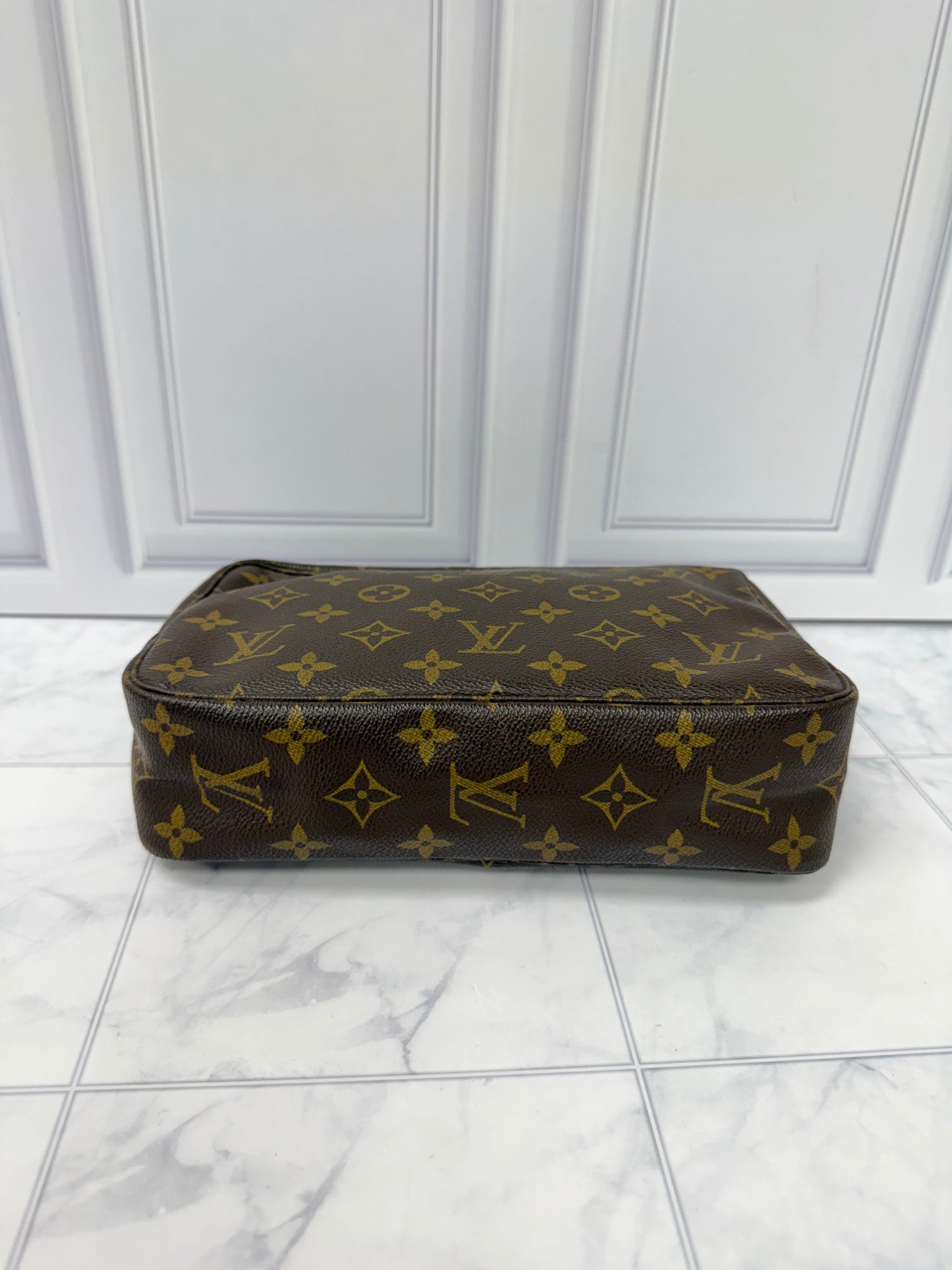 Louis Vuitton Monogram Trousse Toilette 23 Cosmetics Pouch