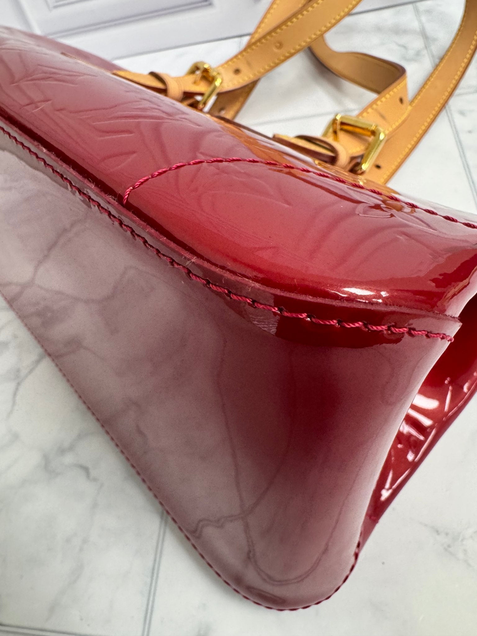 Louis Vuitton Red Vernis Rosewood Avenue Shoulder Bag