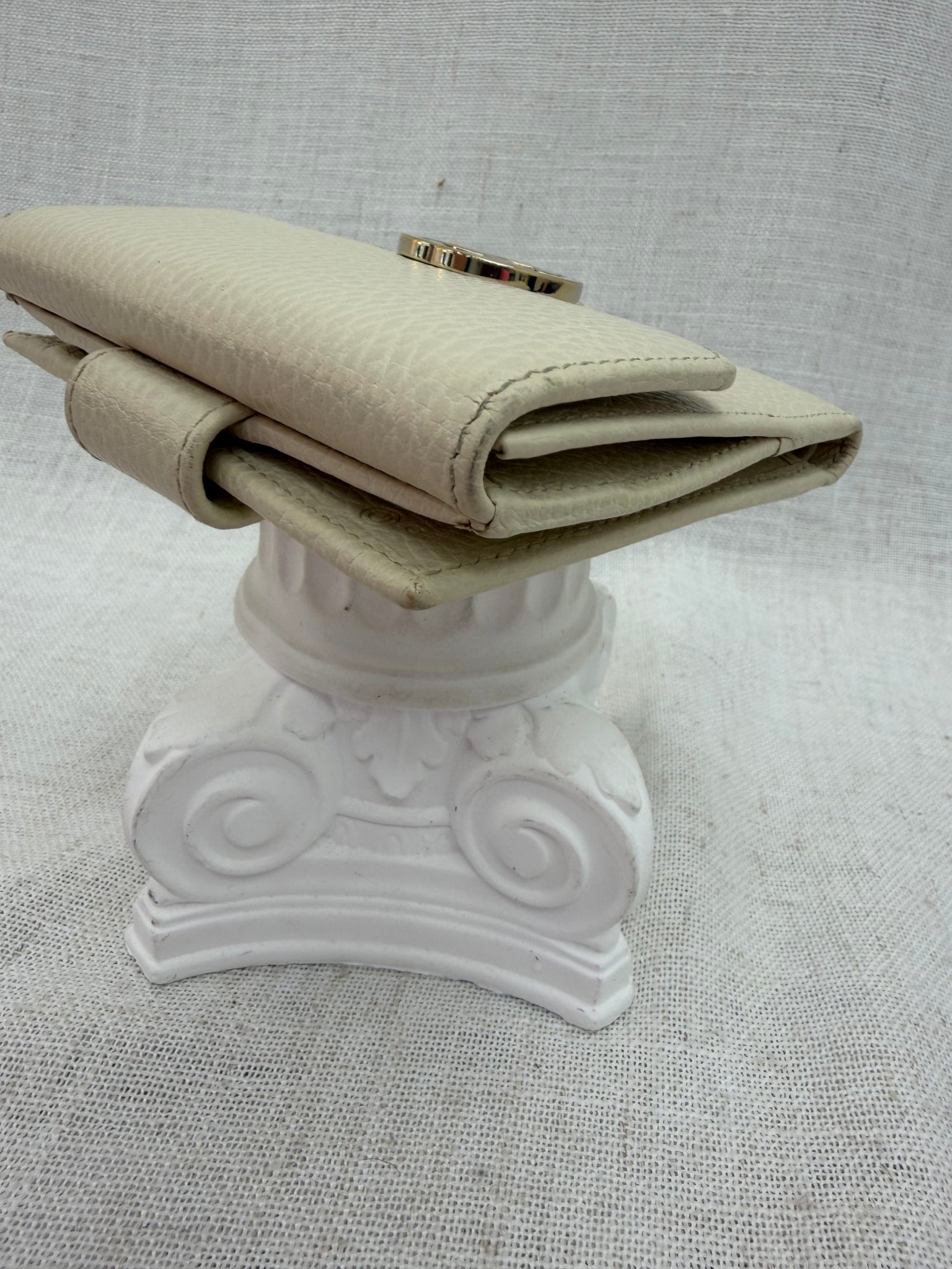 Gucci Ivory Leather Interlocking G Compact Wallet