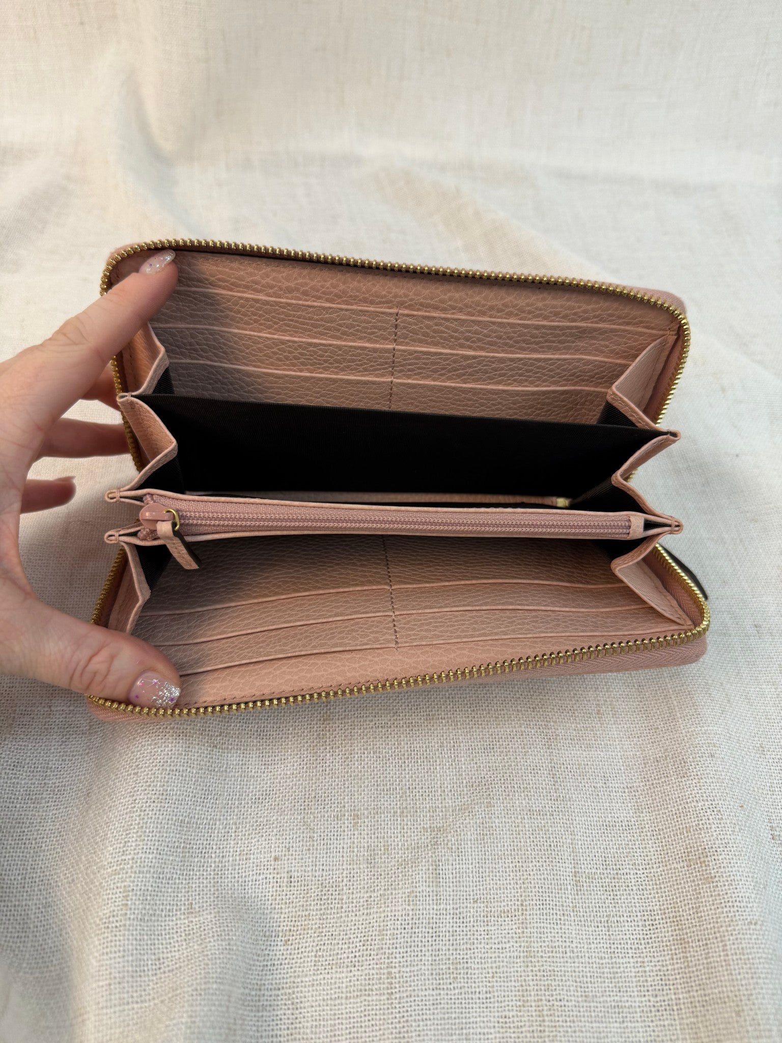 Gucci Light Pink Leather GG Marmont Zippy Wallet