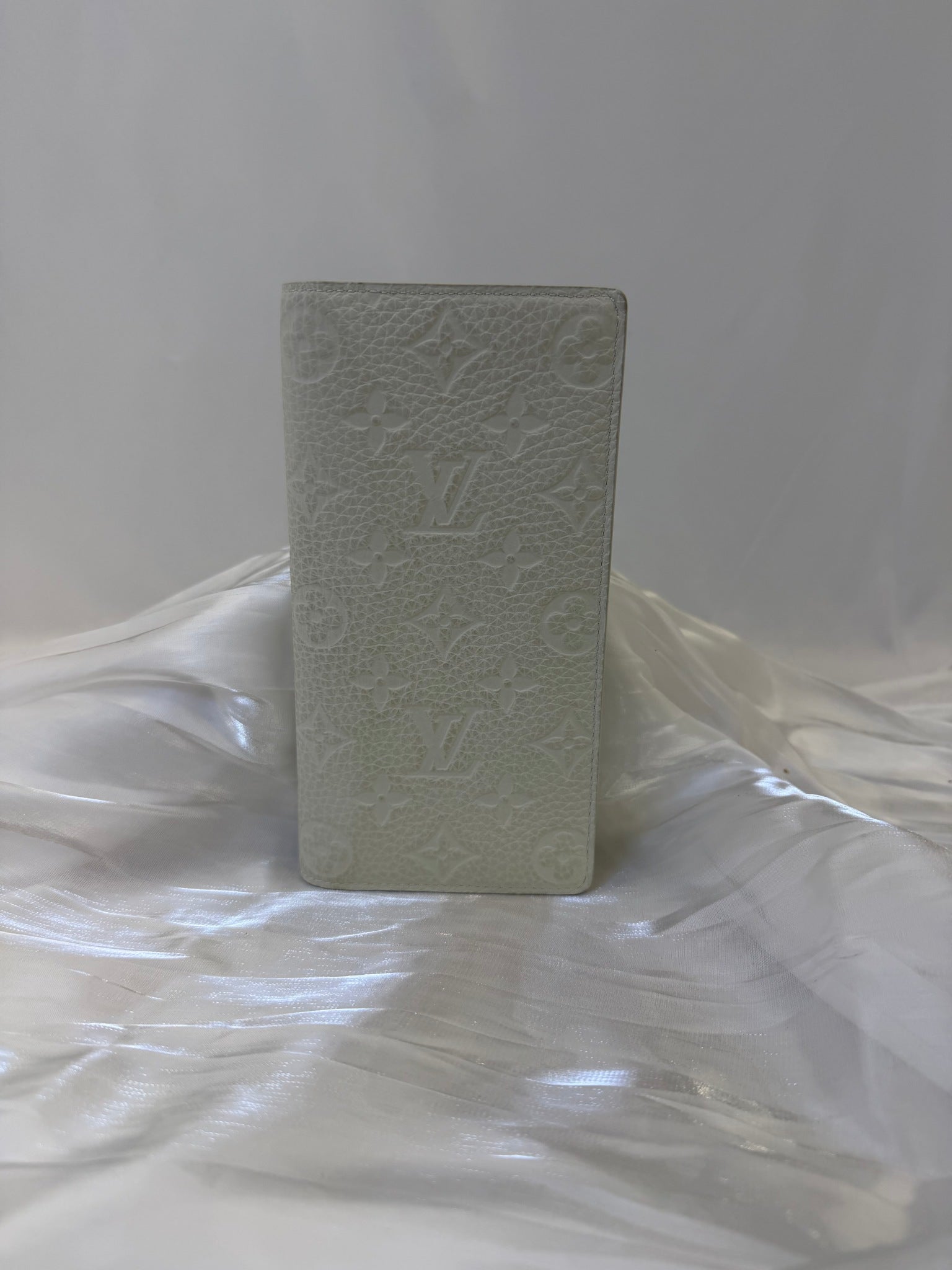 Louis Vuitton White Monogram Brazza MM Wallet
