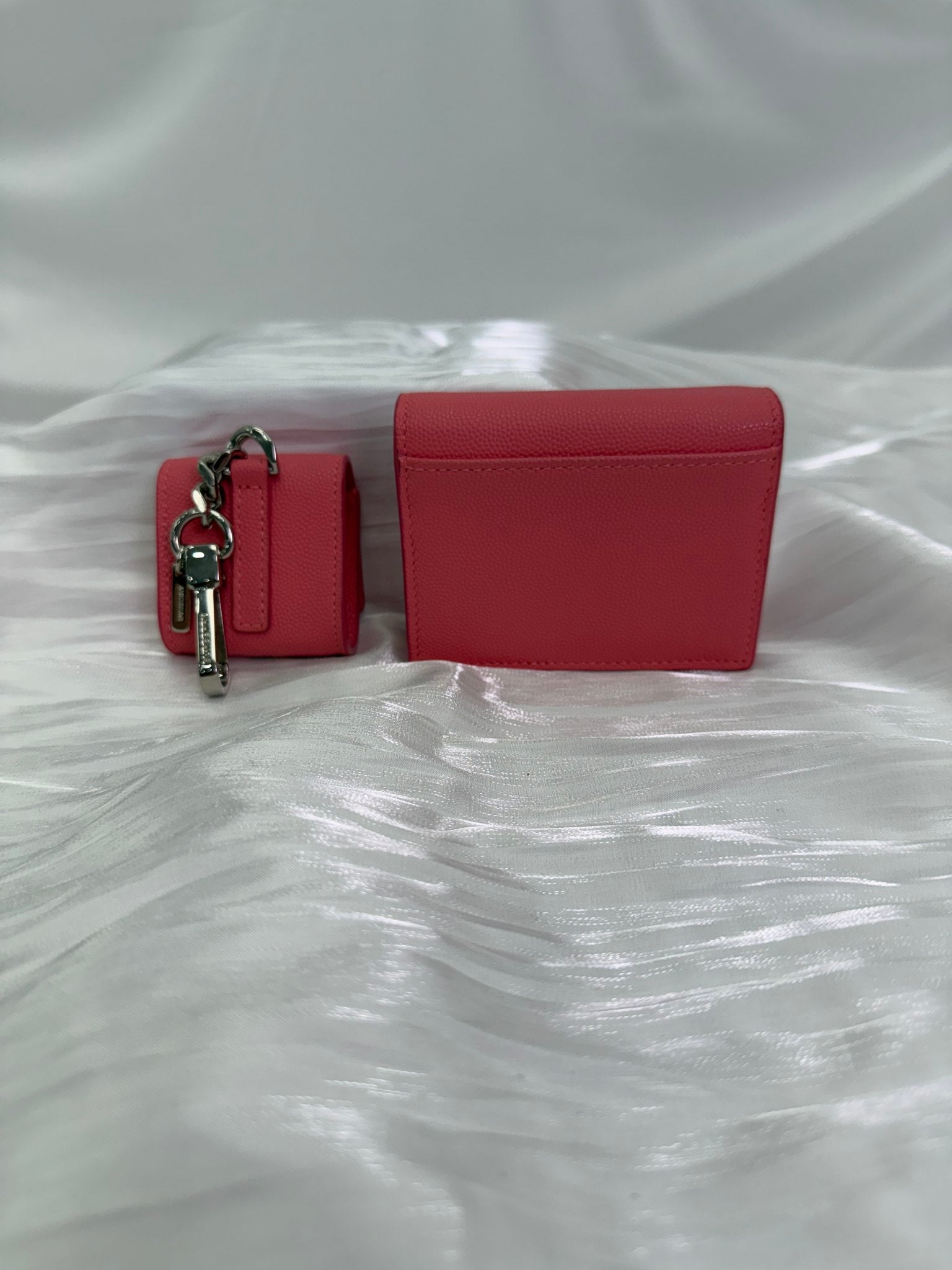 Burberry Pink Pebbled Leather Compact Wallet on a Chain & Airpod Case