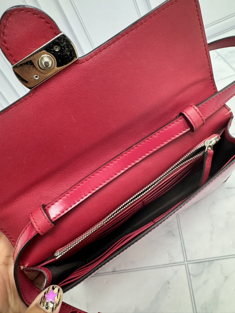 Gucci Fuchsia Patent Leather Interlocking G Dollar Wallet On A Strap