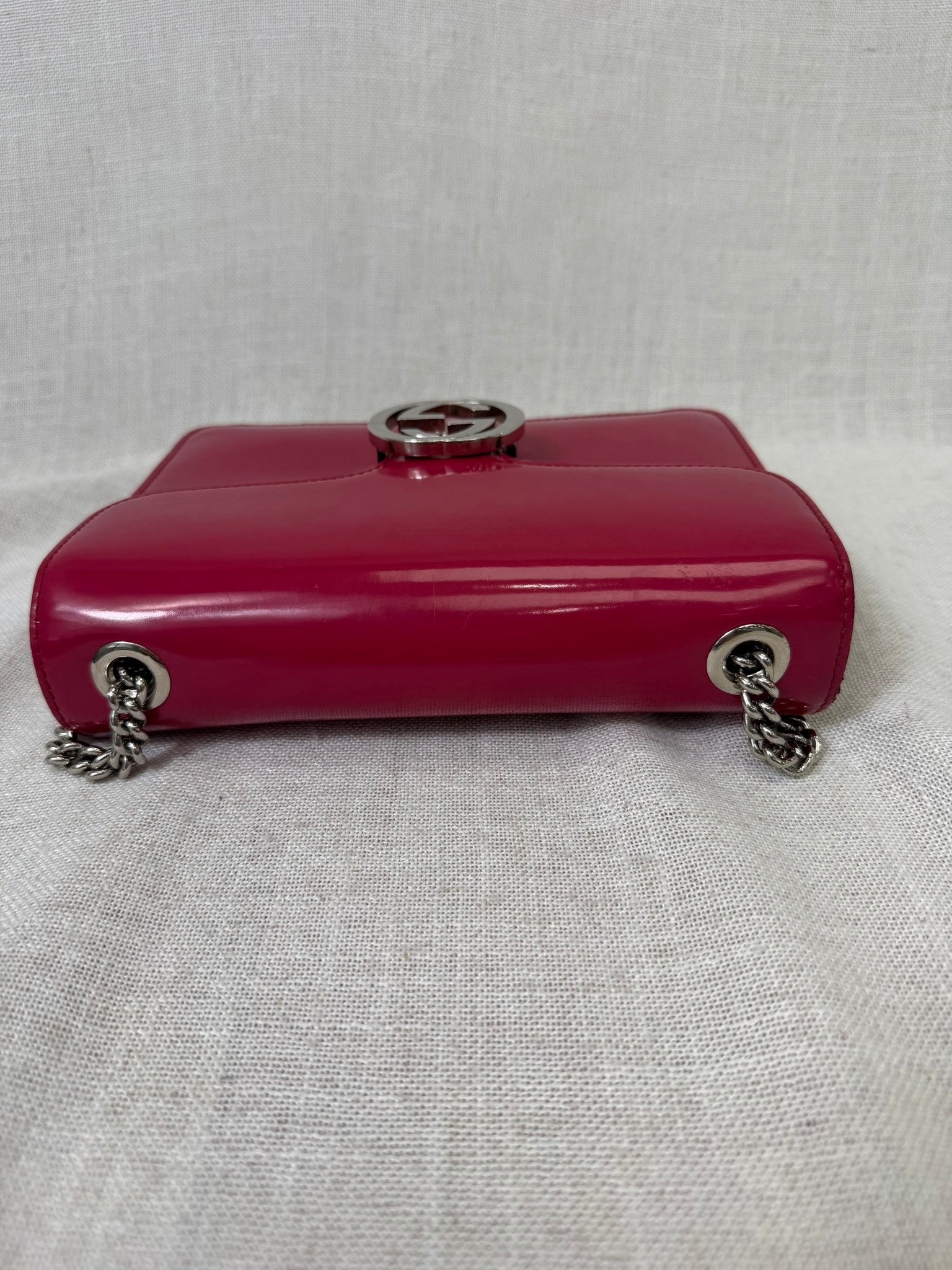 Gucci Magenta Patent Leather Interlocking G Chain Shoulder Bag