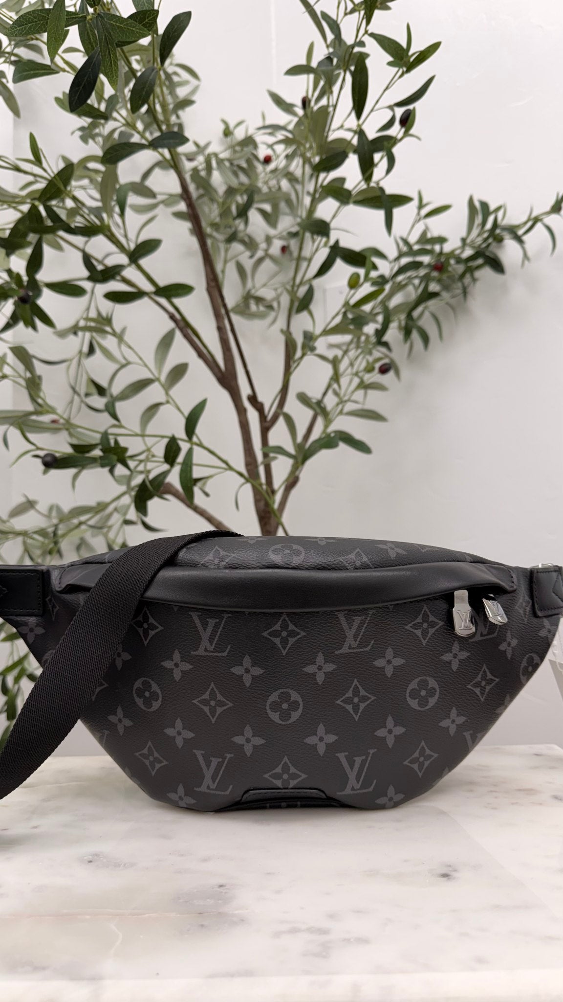 Louis Vuitton Black Monogram Eclipse Canvas Discovery Bumbag PM