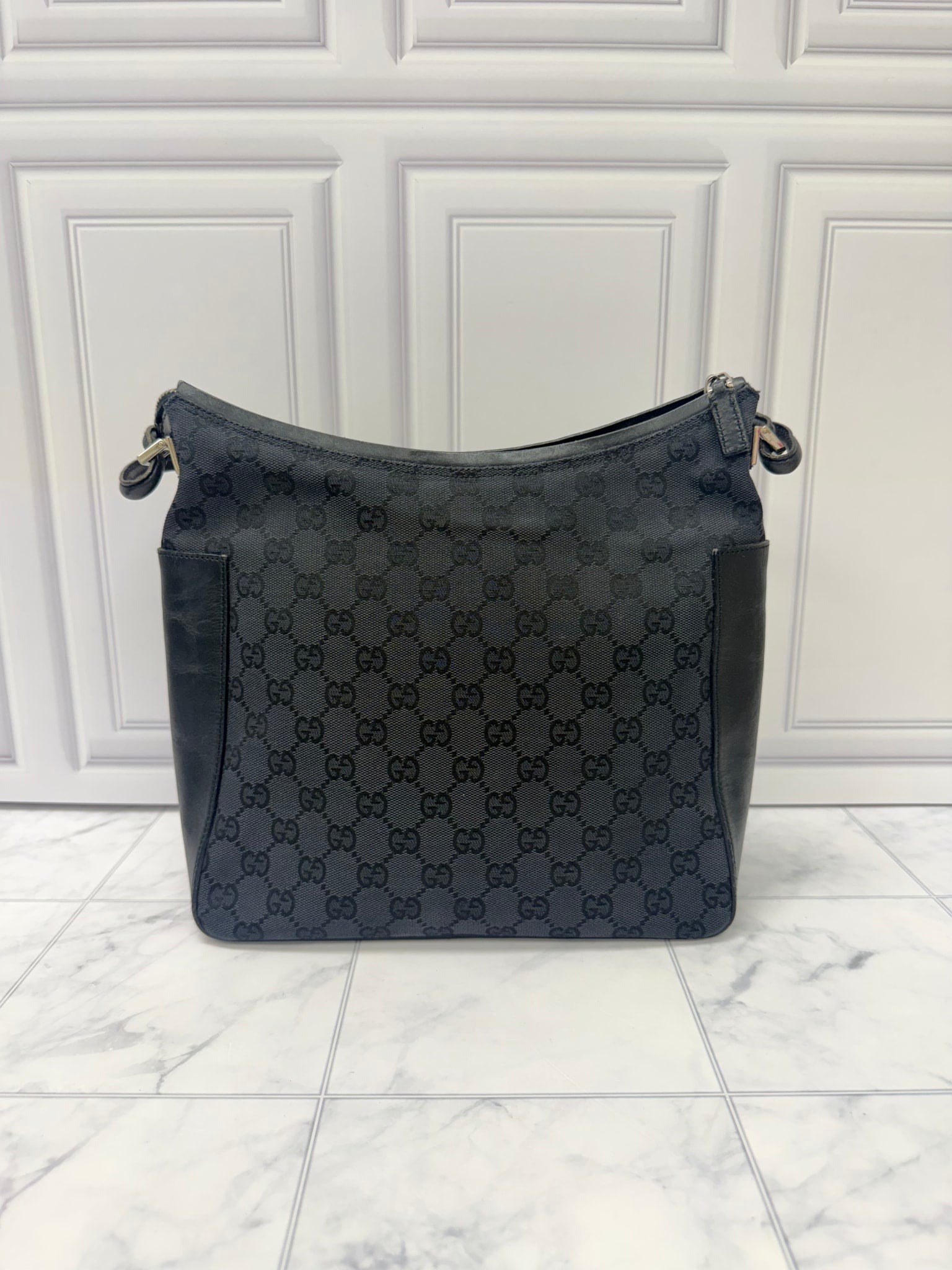 Gucci Black GG Supreme Shoulder Bag