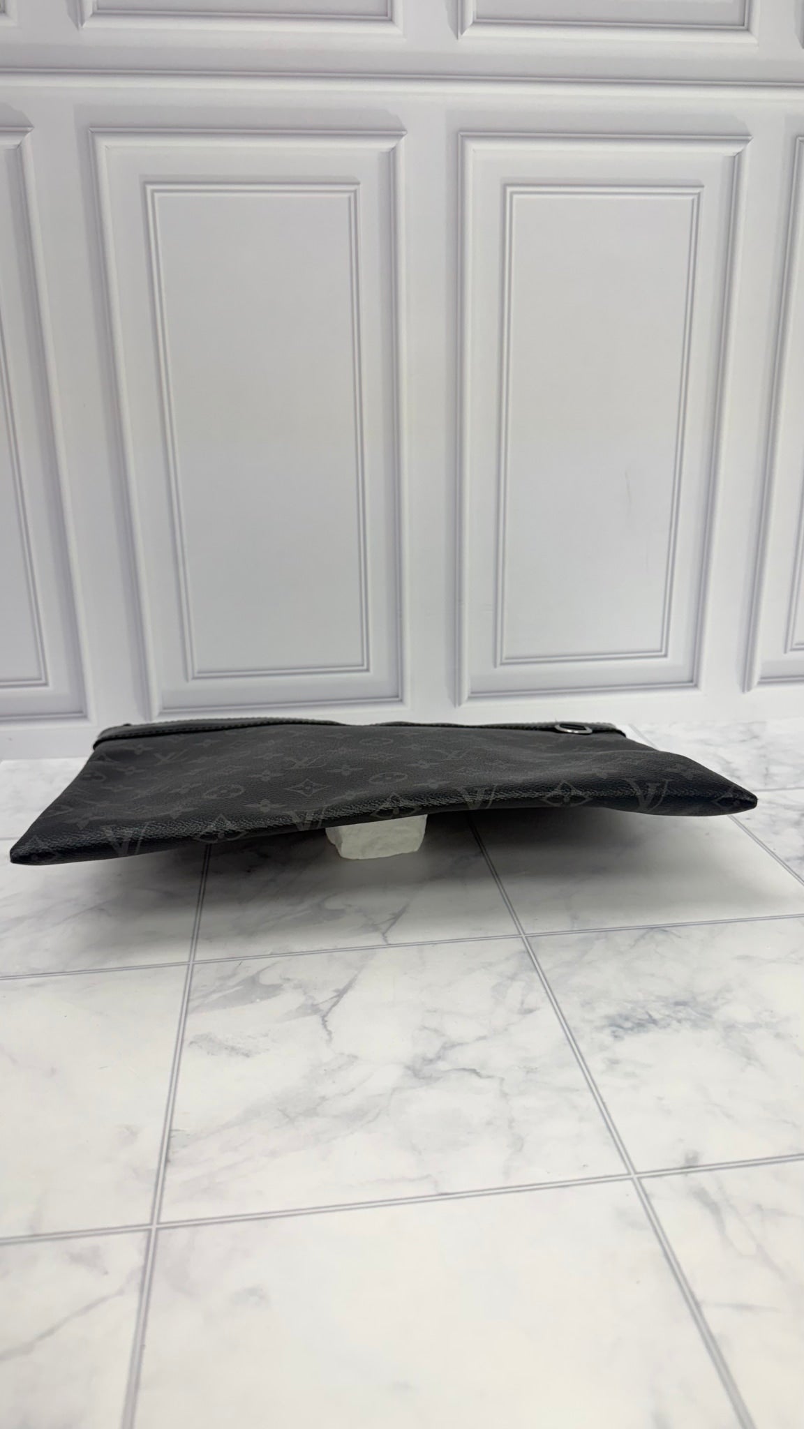 Louis Vuitton Monogram Eclipse Discovery Pochette GM