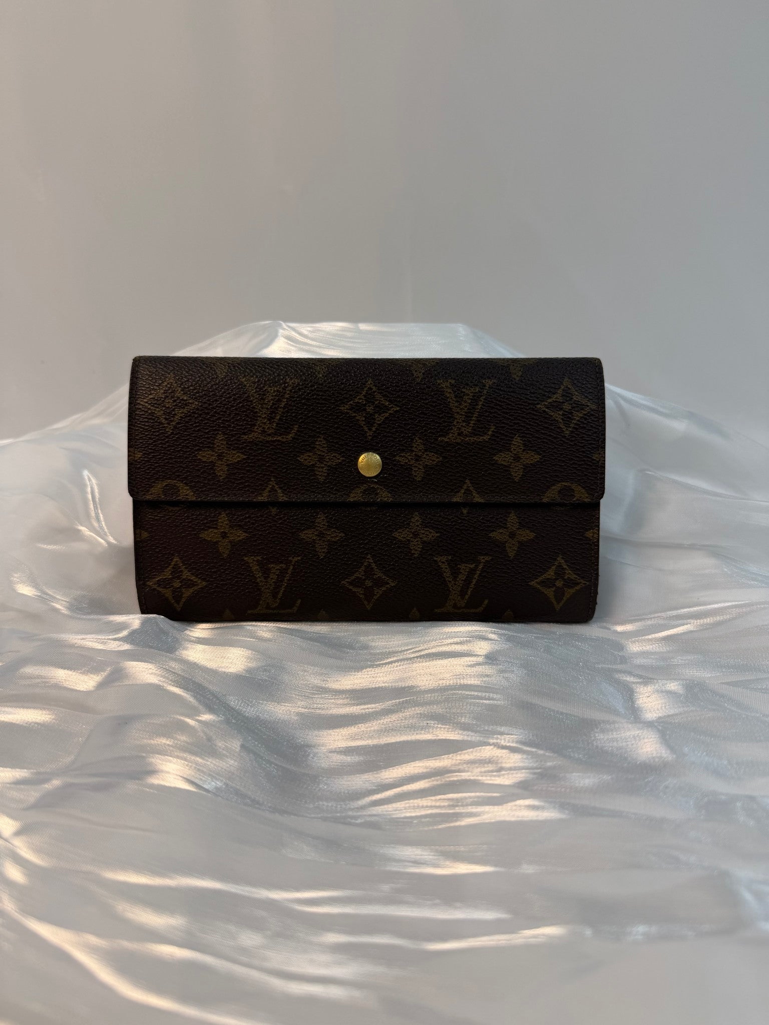 Louis Vuitton Monogram International Wallet