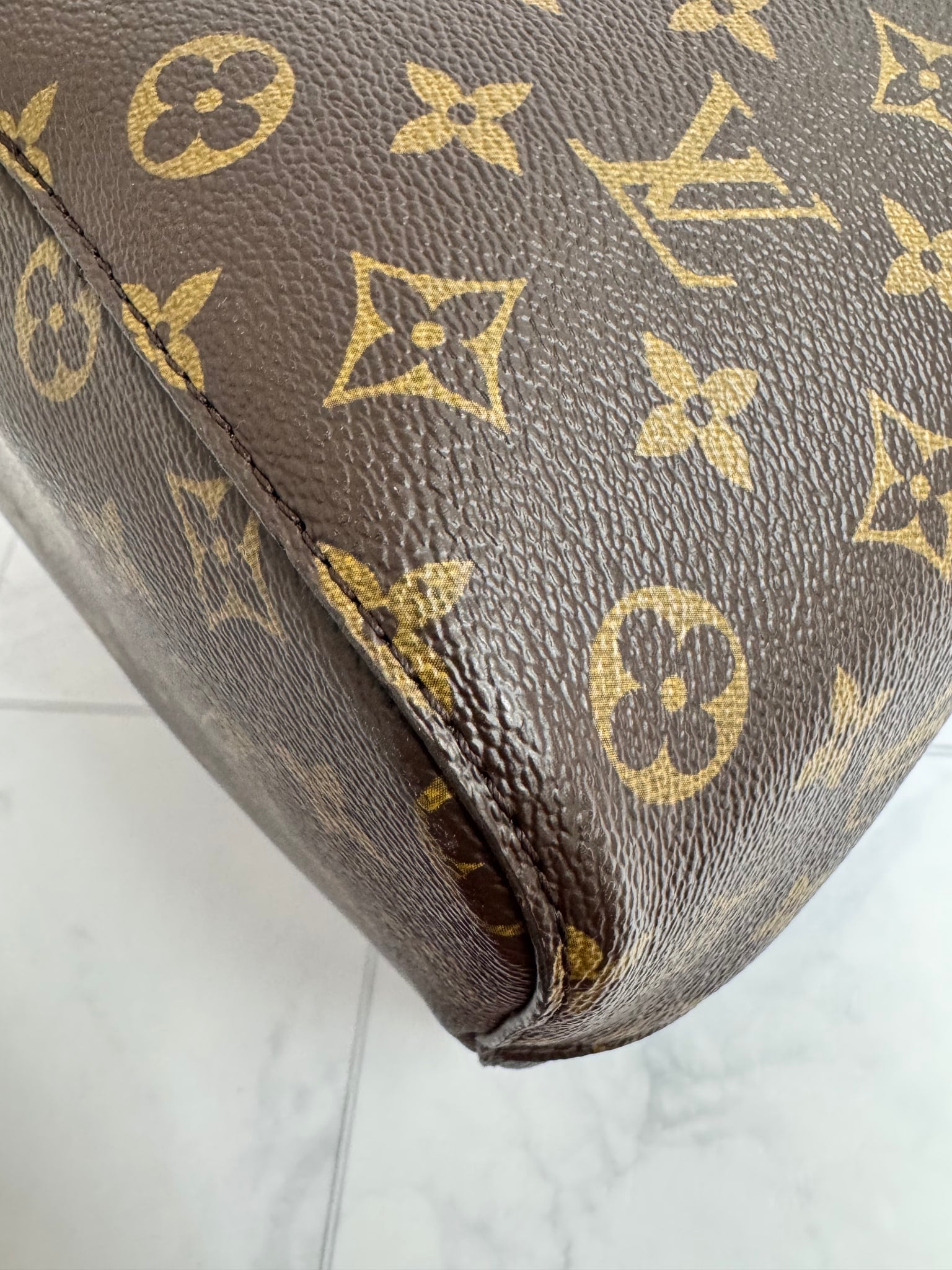 Louis Vuitton Monogram Neonoe MM