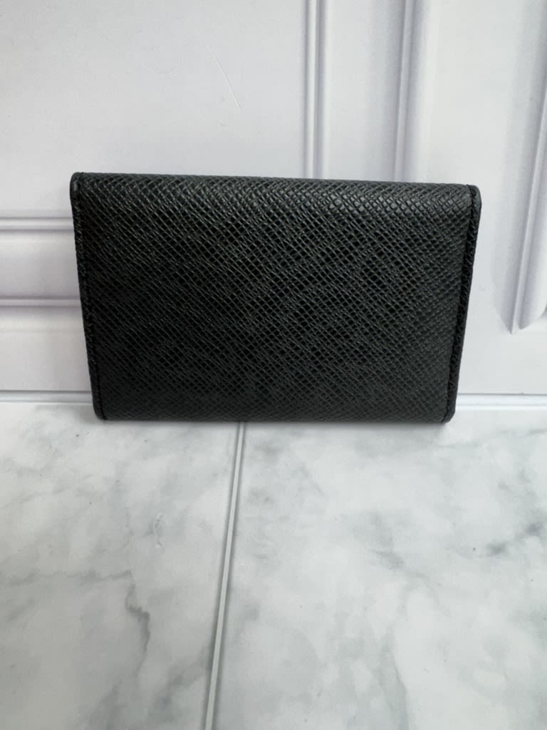 Louis Vuitton Black Taiga 6 Key Case