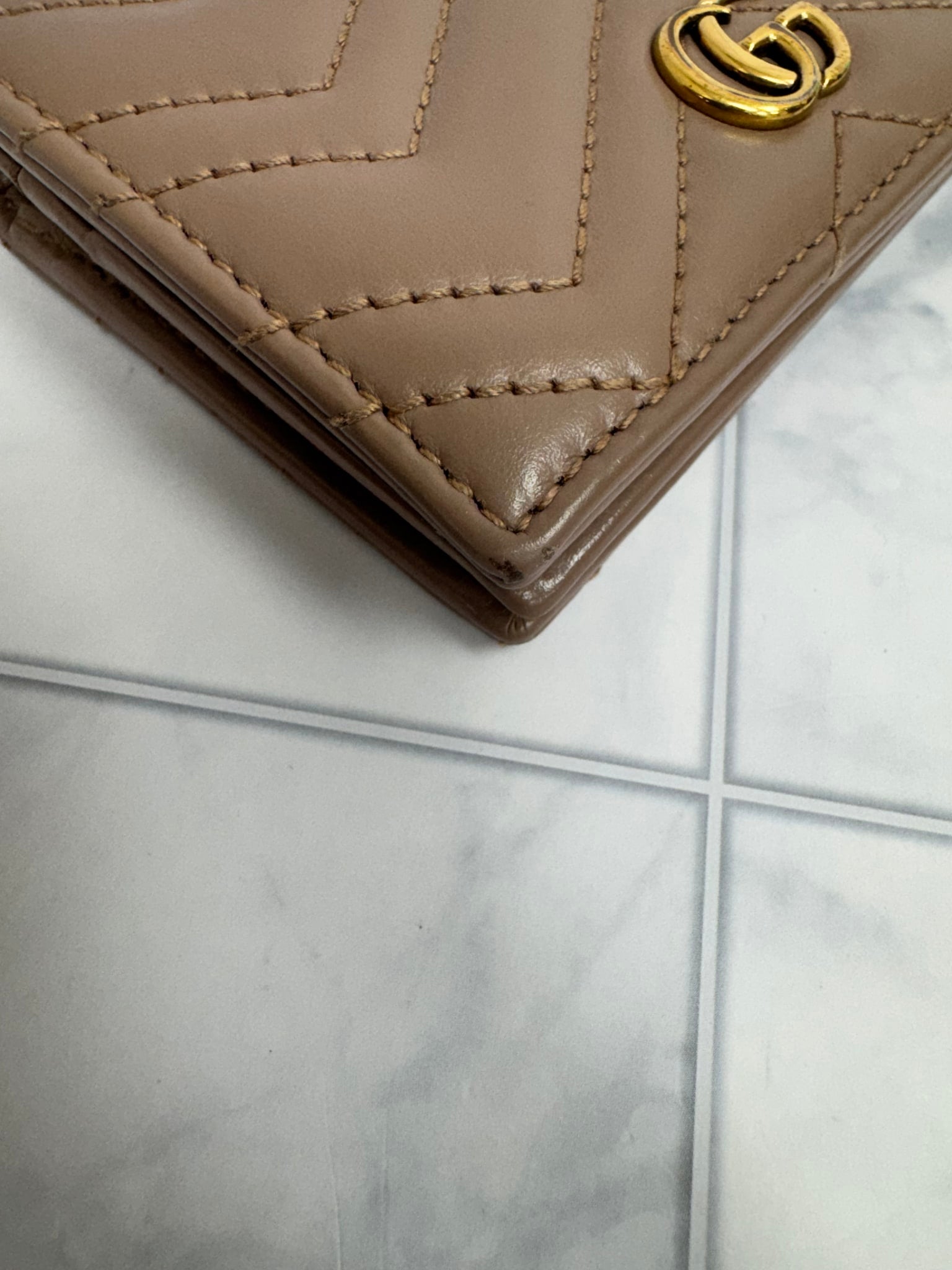 Gucci Nude Chevron Quilted Marmont Compact Wallet