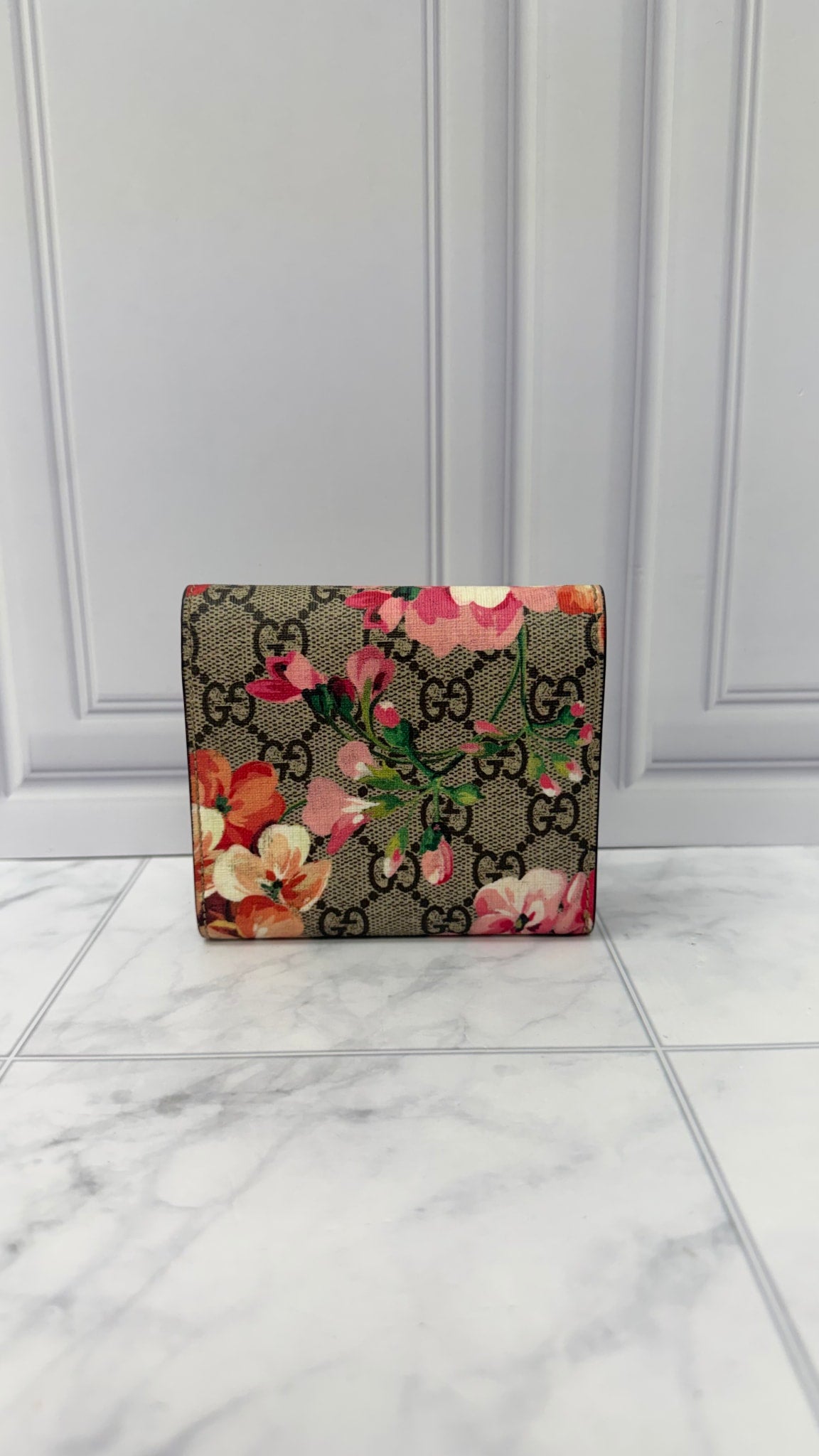 Gucci GG Supreme Blooms Padlock Compact Wallet